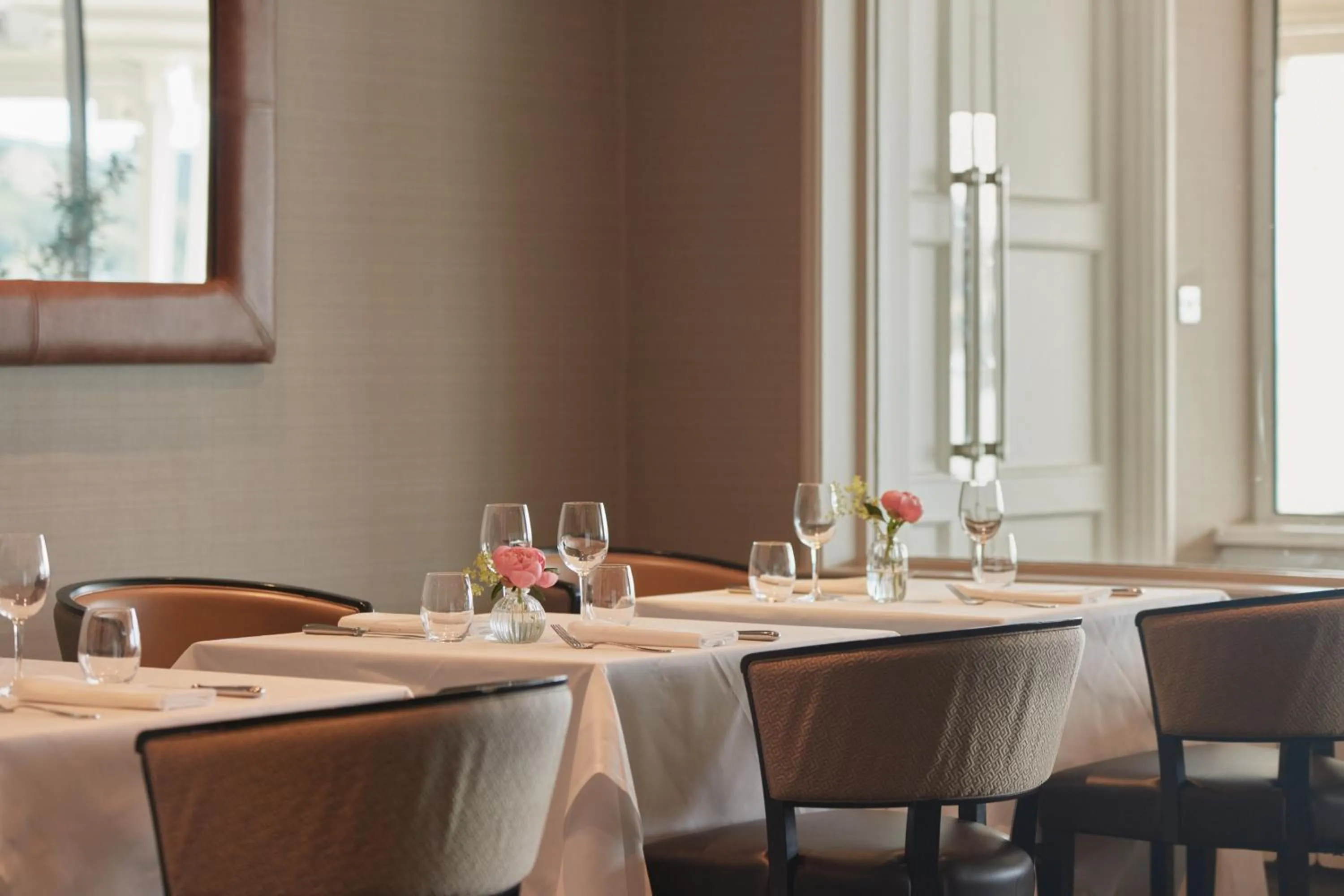 Restaurant/places to eat in L’Horizon Beach Hotel & Spa