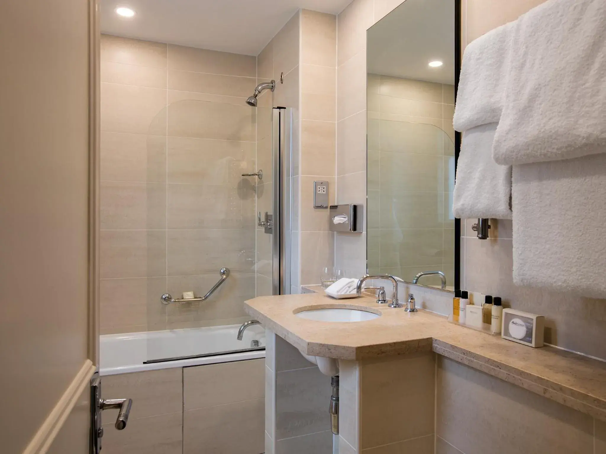 Bathroom in L’Horizon Beach Hotel & Spa Bathroom in L’Horizon Beach Hotel & Spa