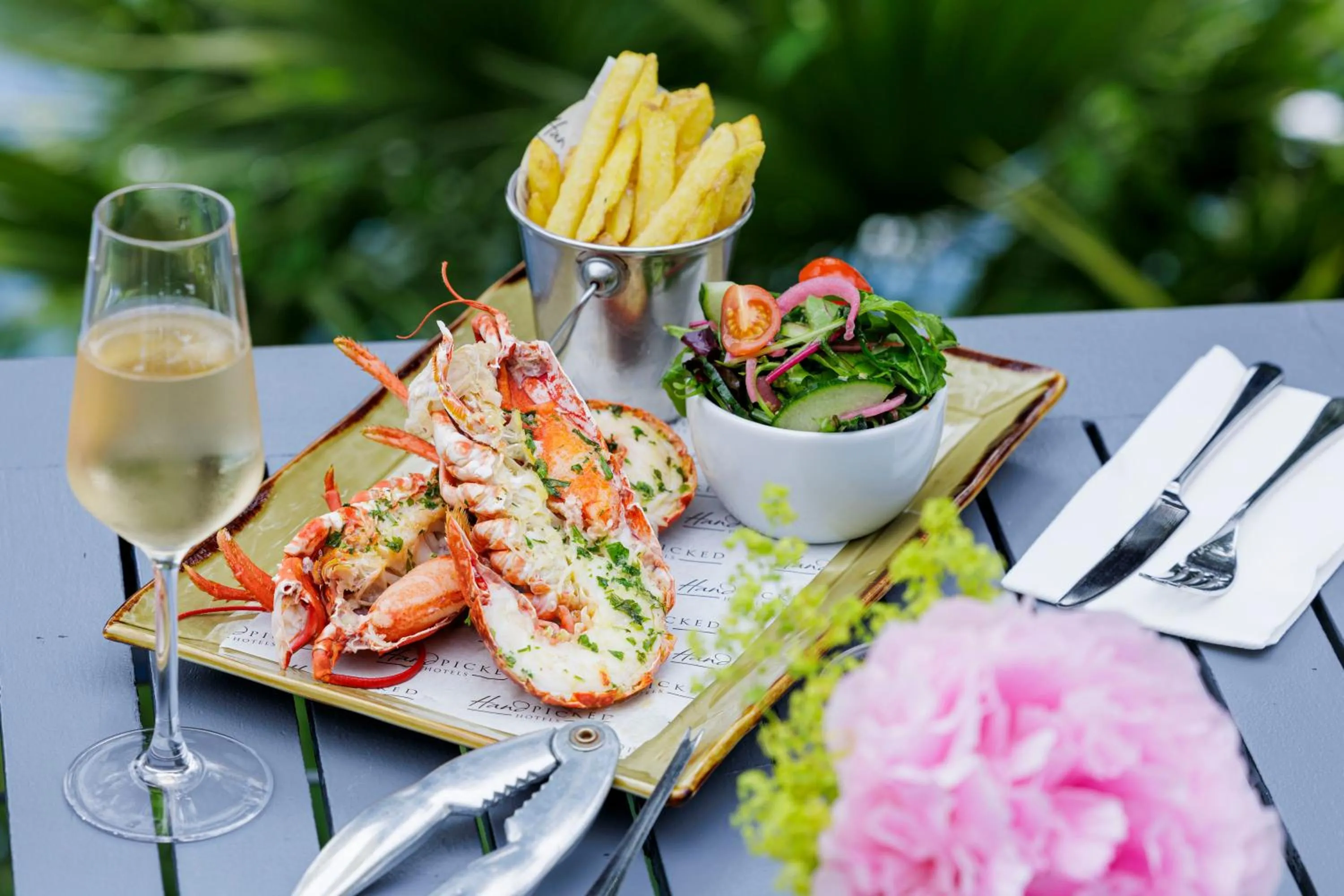 Food and drinks in L’Horizon Beach Hotel & Spa