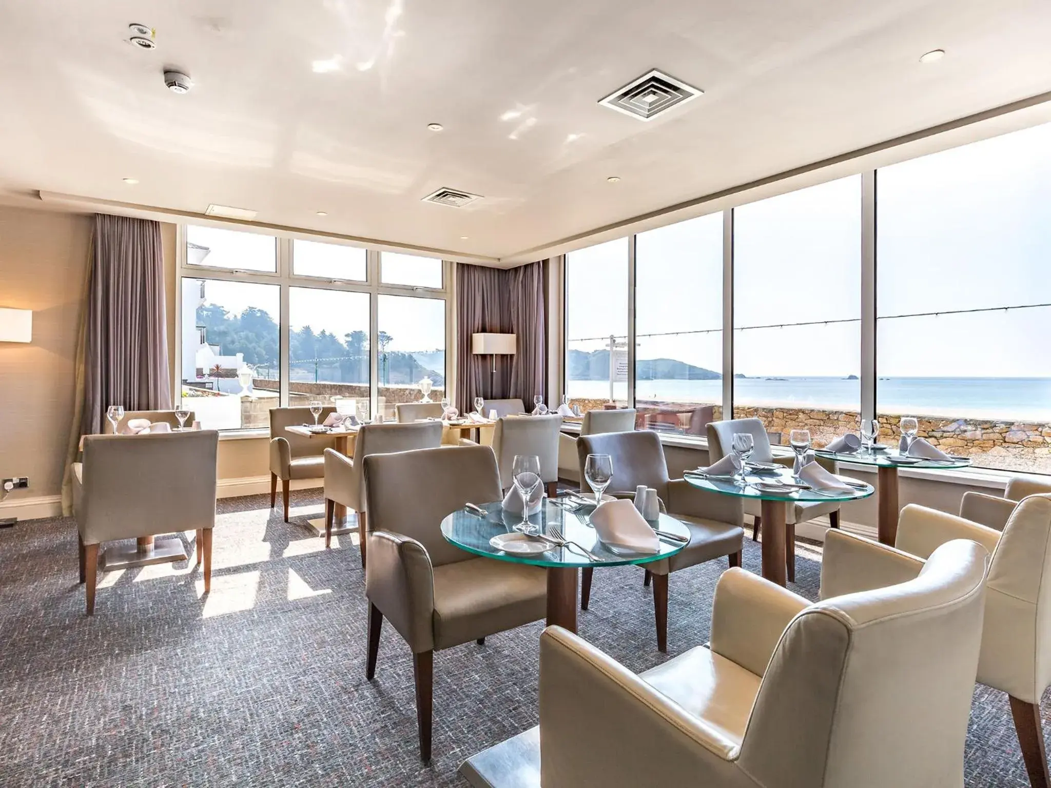 Restaurant/places to eat in L’Horizon Beach Hotel & Spa Restaurant/places to eat in L’Horizon Beach Hotel & Spa