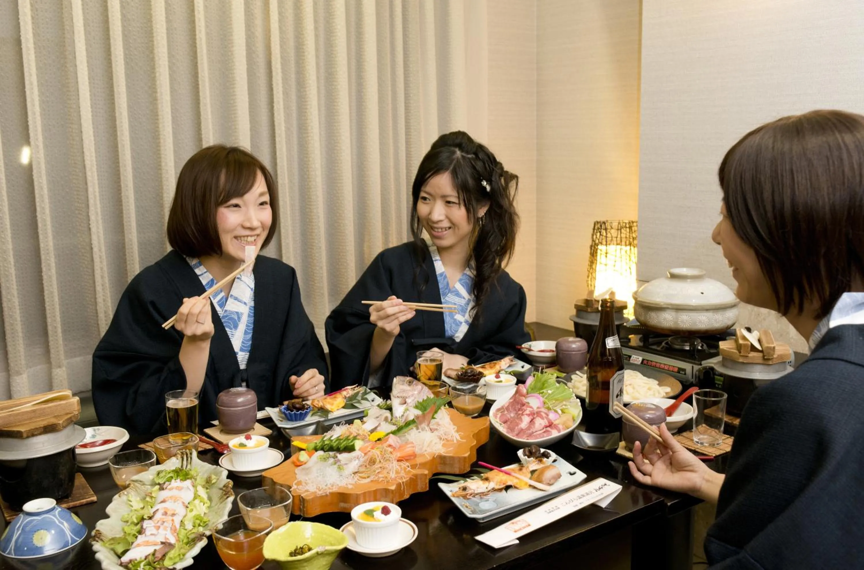 People in こんぴら温泉 貸切湯の宿 ことね