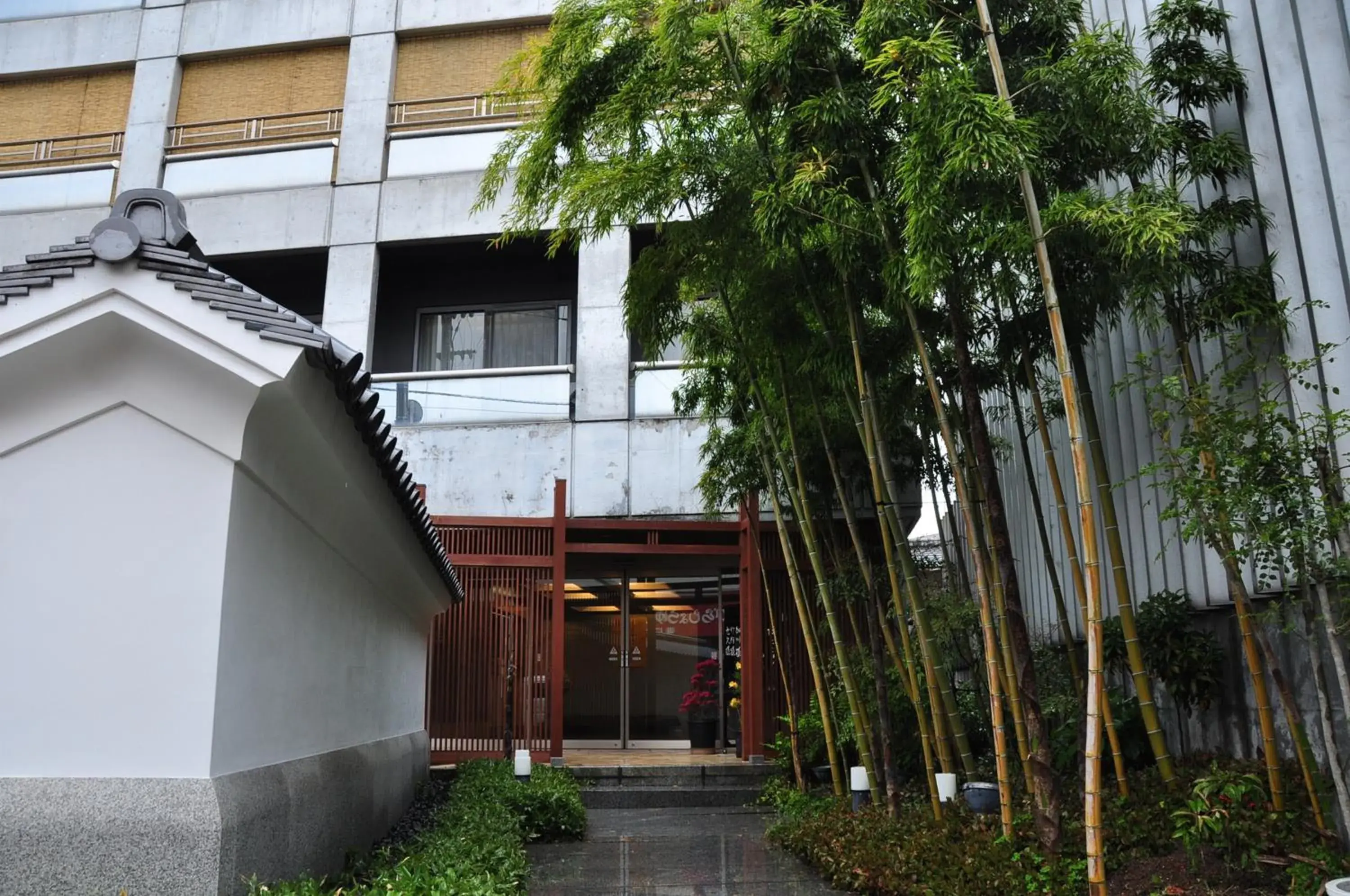 Facade/entrance in こんぴら温泉 貸切湯の宿 ことね Facade/entrance in こんぴら温泉 貸切湯の宿 ことね