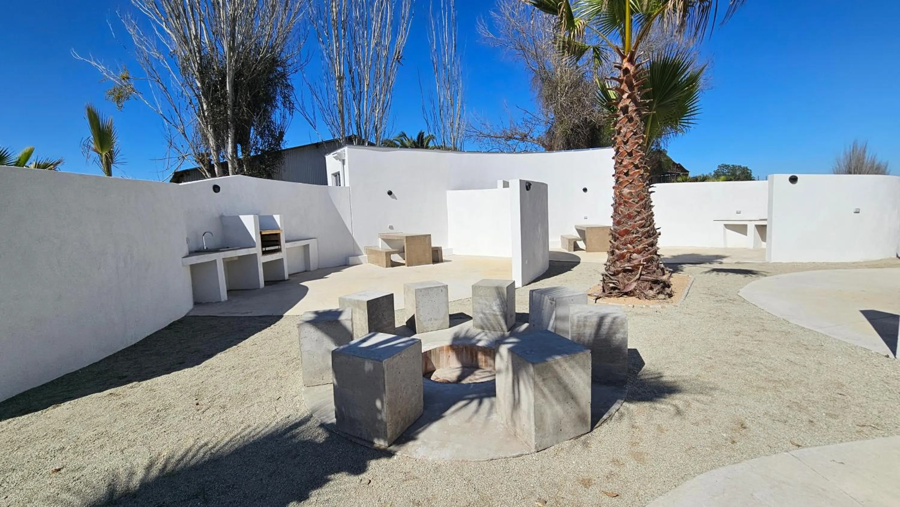 BBQ facilities in Oceana Suites Distrito Verde