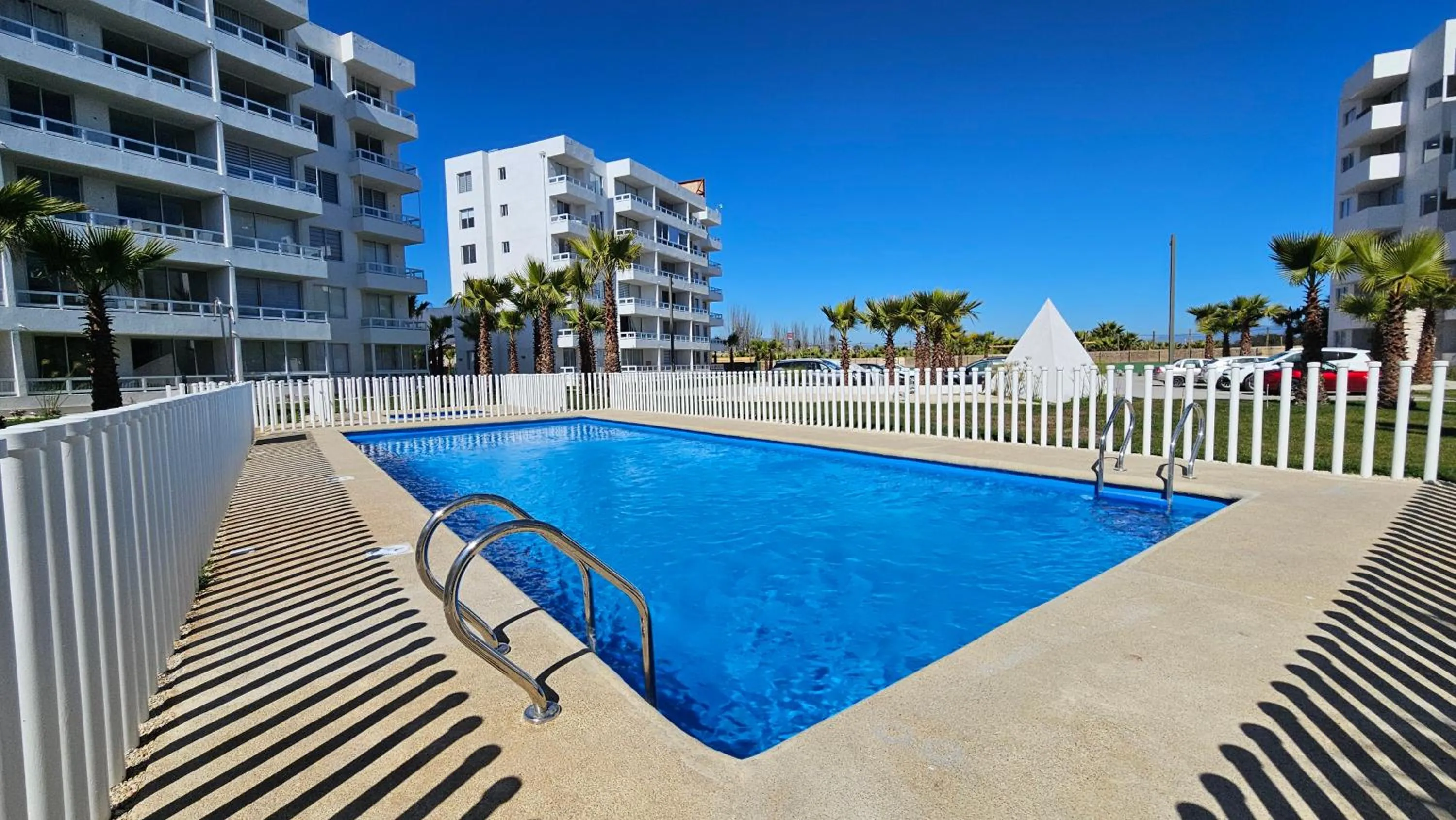 Property building in Oceana Suites Distrito Verde