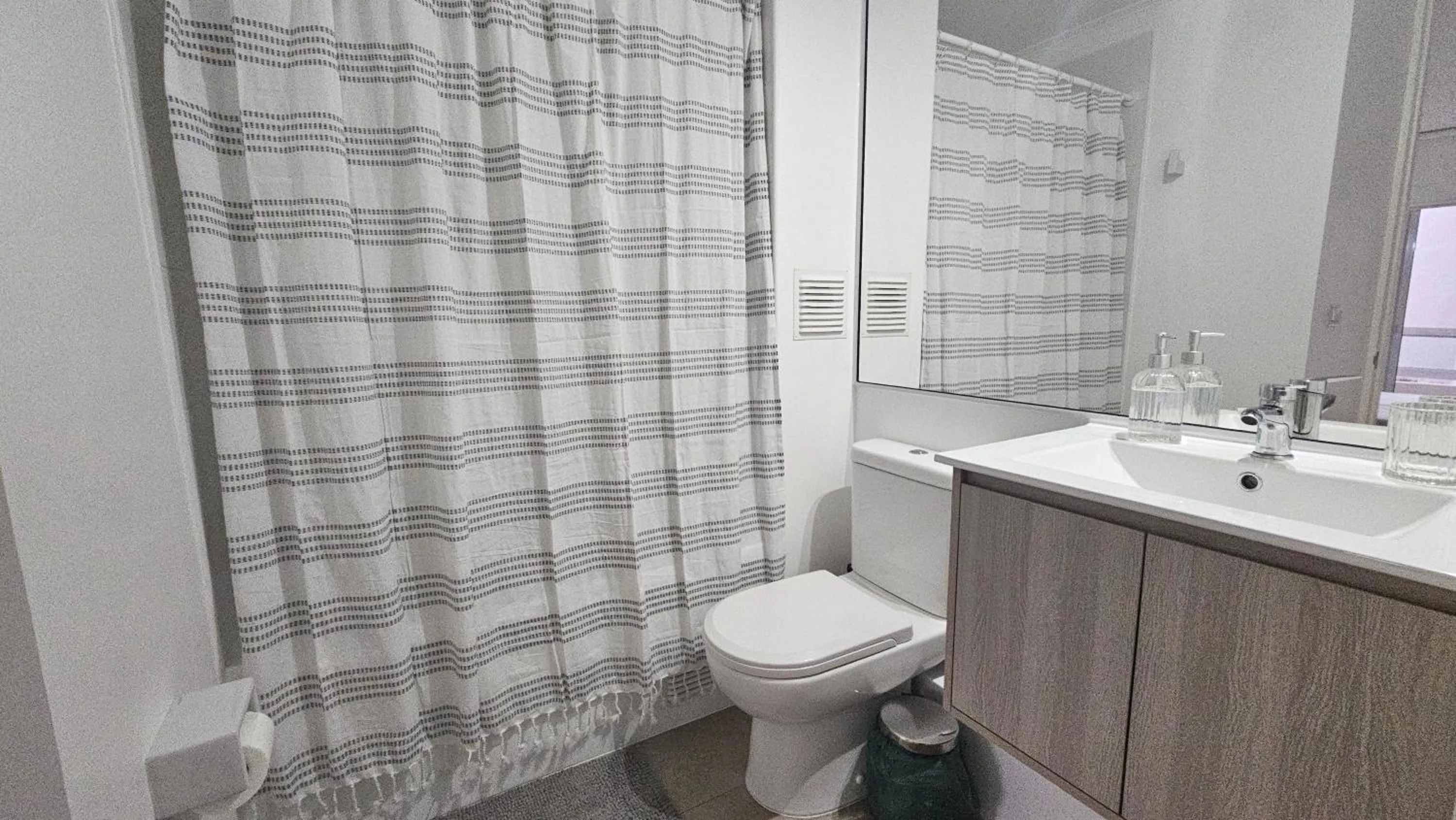 Shower in Oceana Suites Distrito Verde