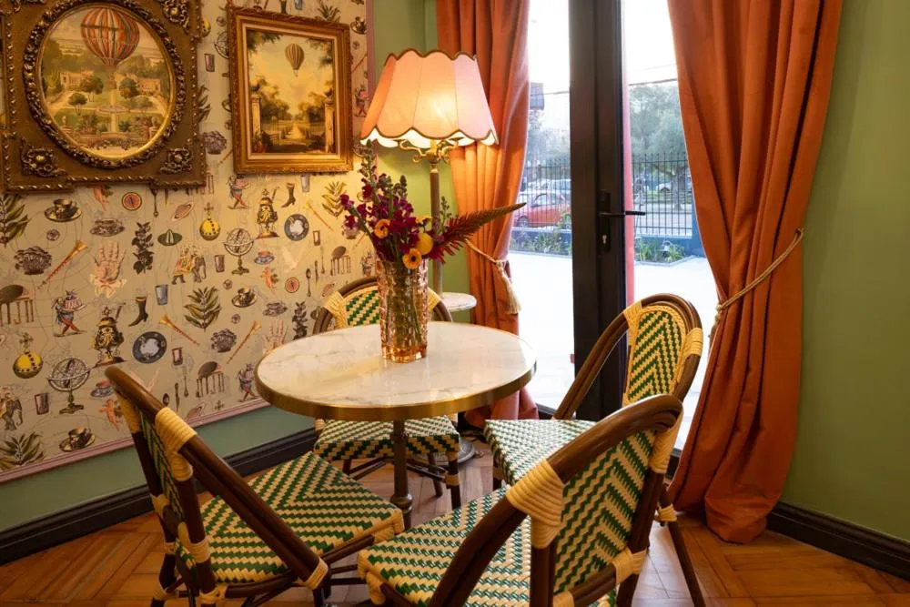 Restaurant/places to eat in Casa Cecilia Santiago