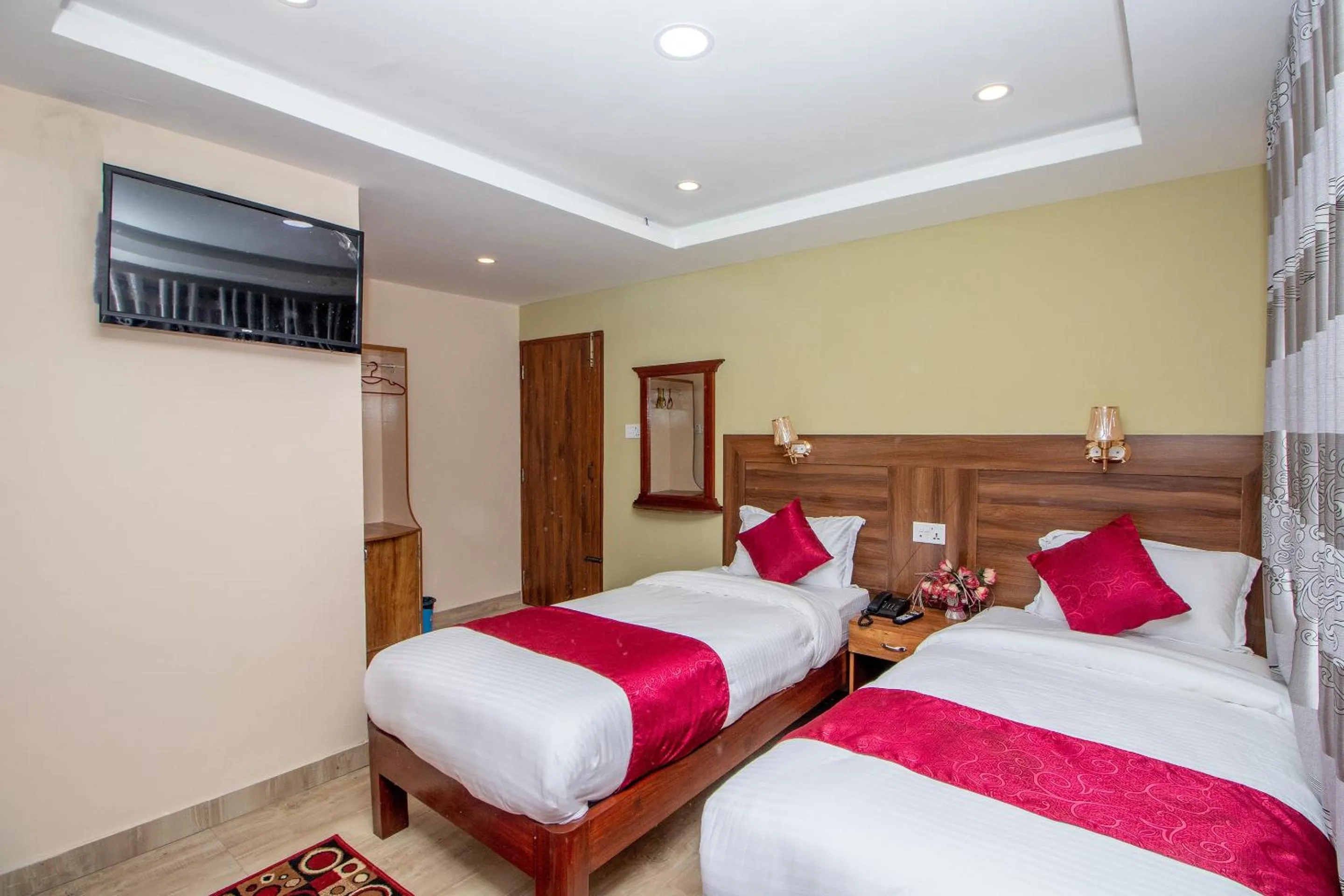 Bedroom, Bed in Hotel Royal Image
