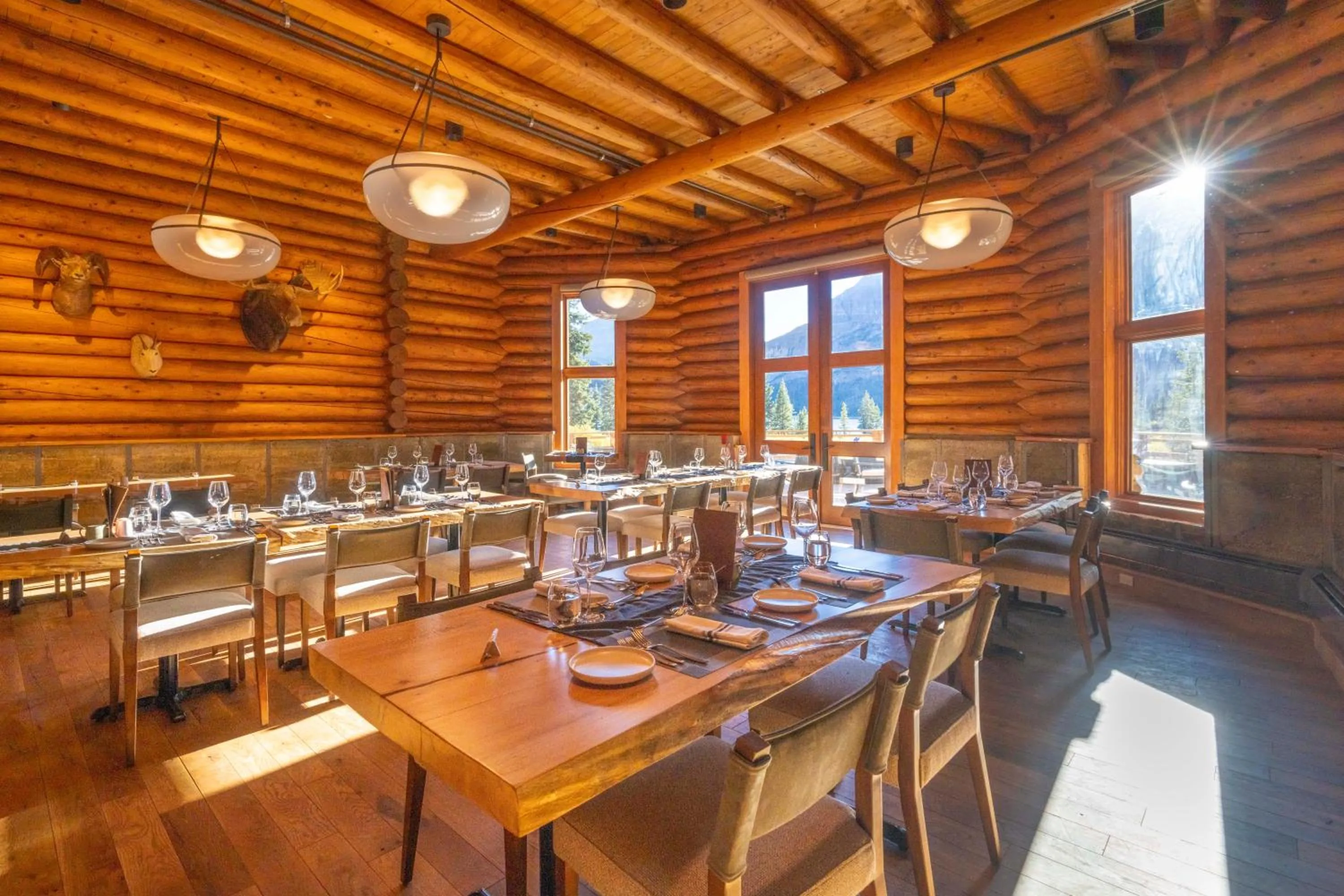 Restaurant/places to eat in The Lodge at Bow Lake