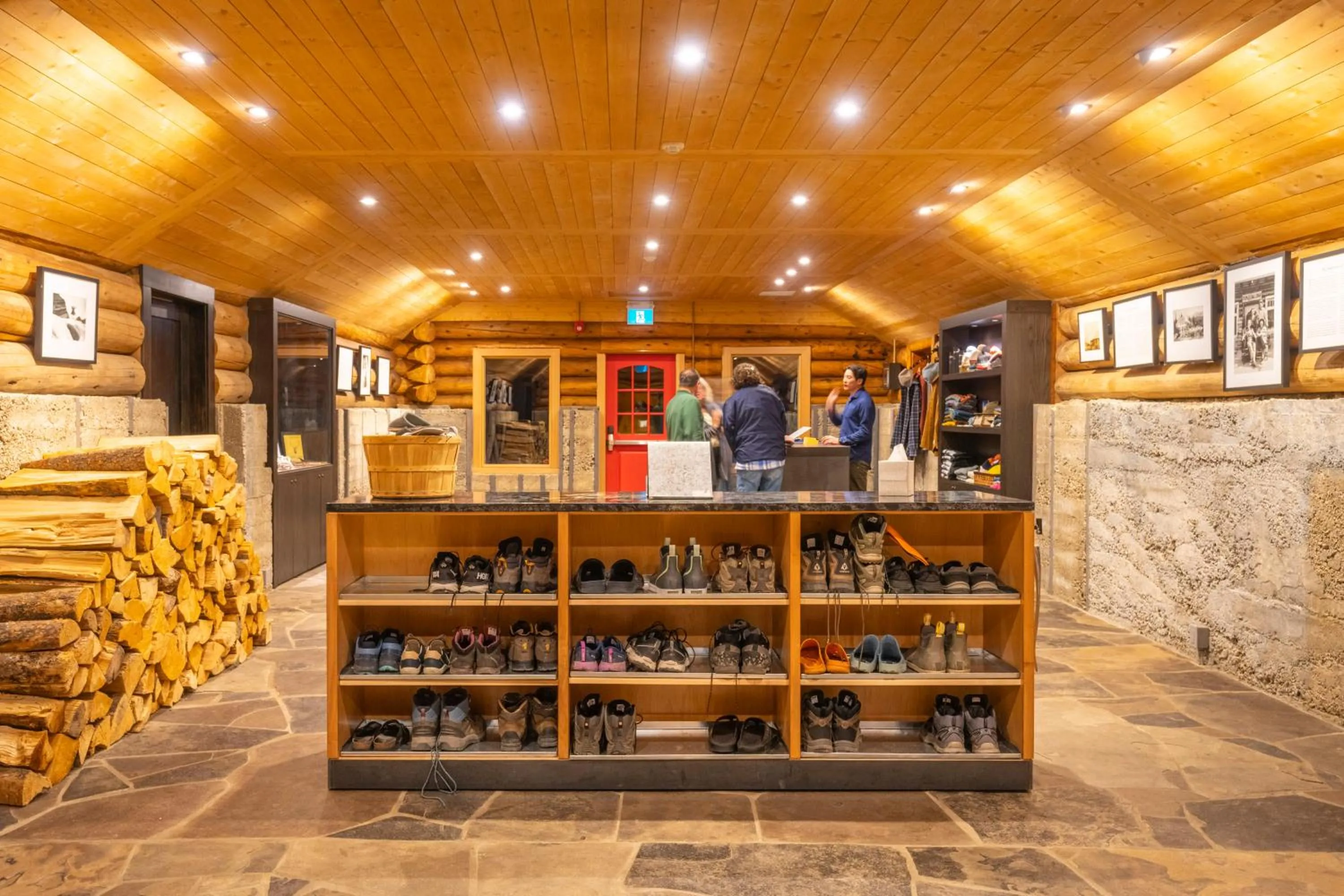 Lobby or reception in The Lodge at Bow Lake