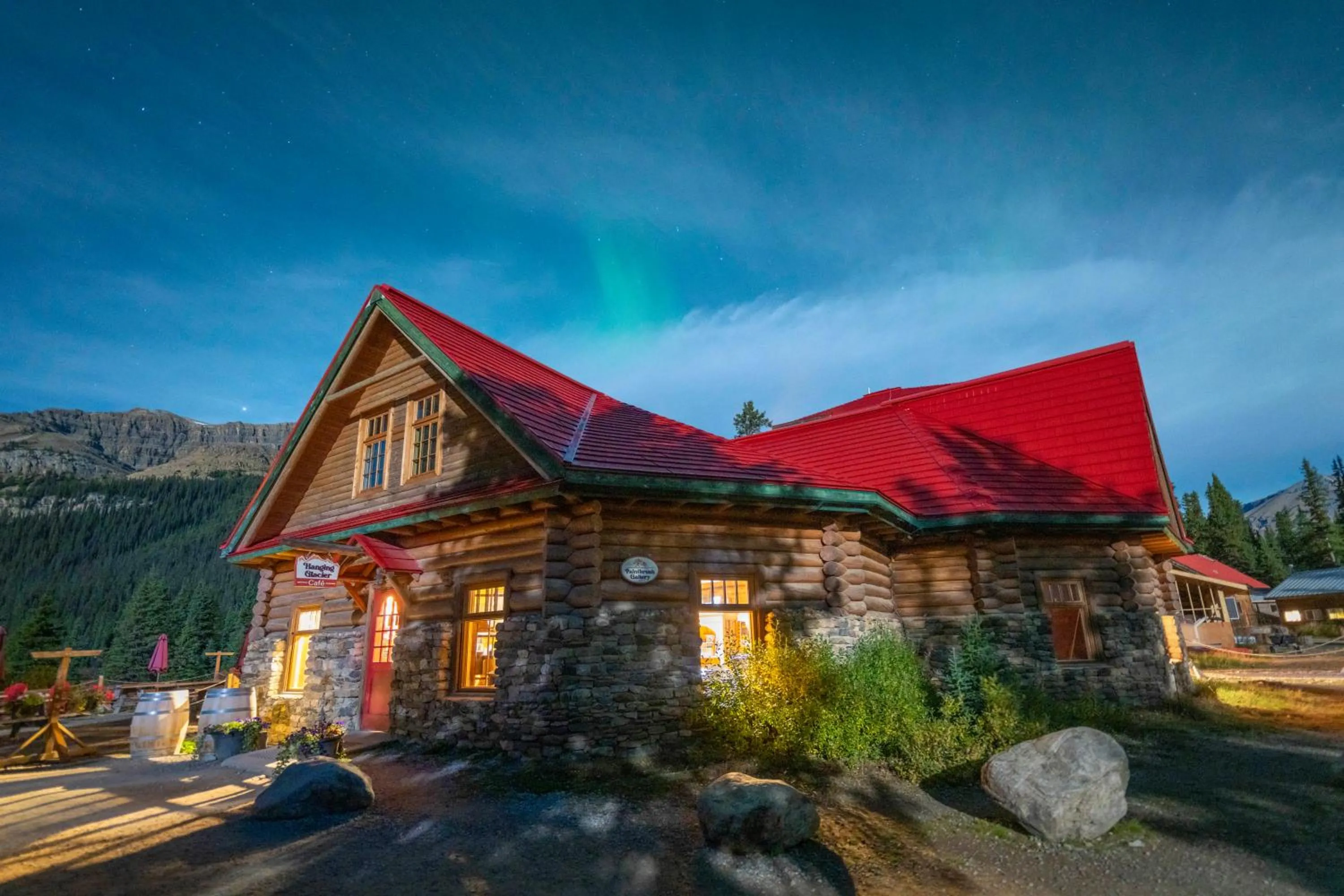 Facade/entrance in The Lodge at Bow Lake