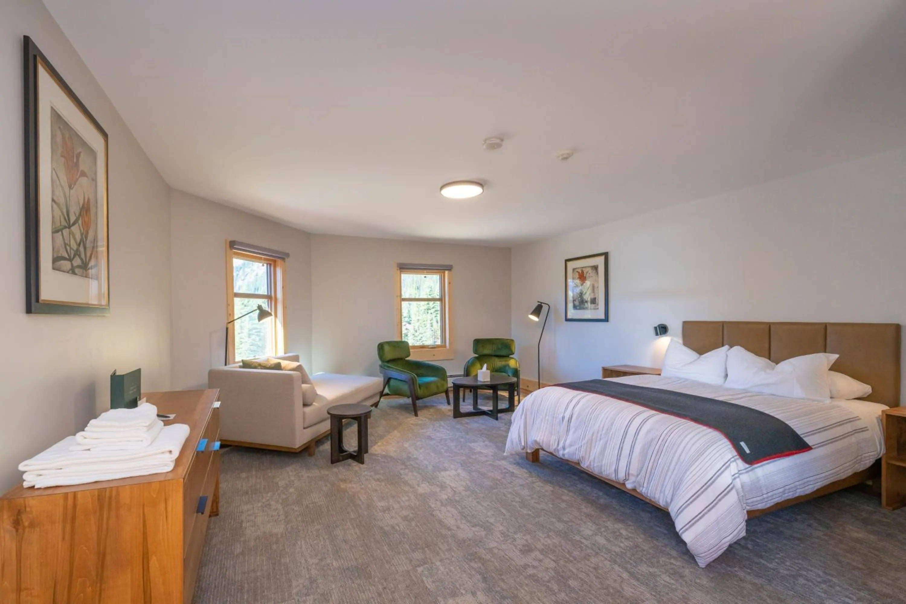 Bedroom, Bed in The Lodge at Bow Lake