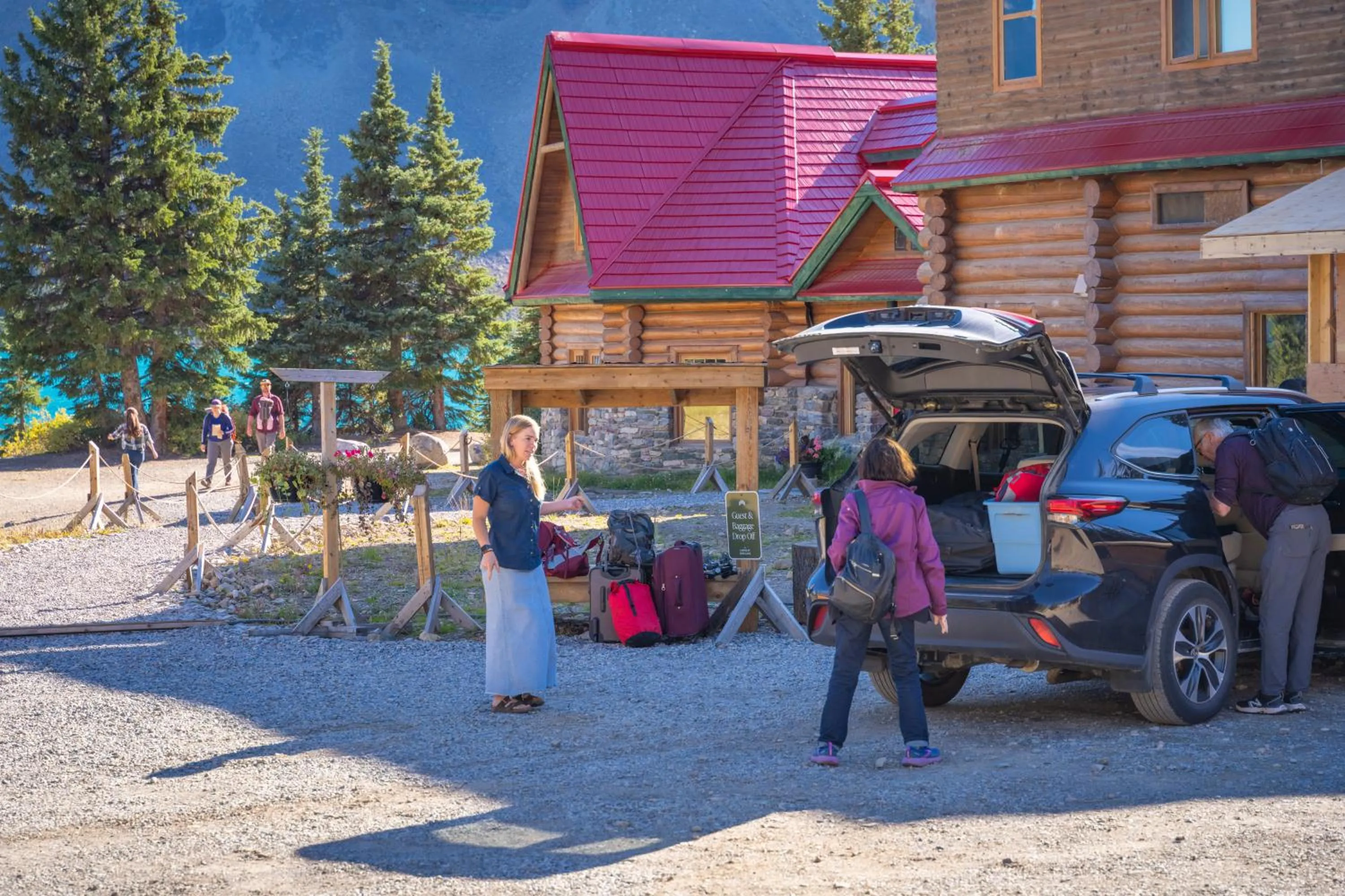 Facade/entrance in The Lodge at Bow Lake