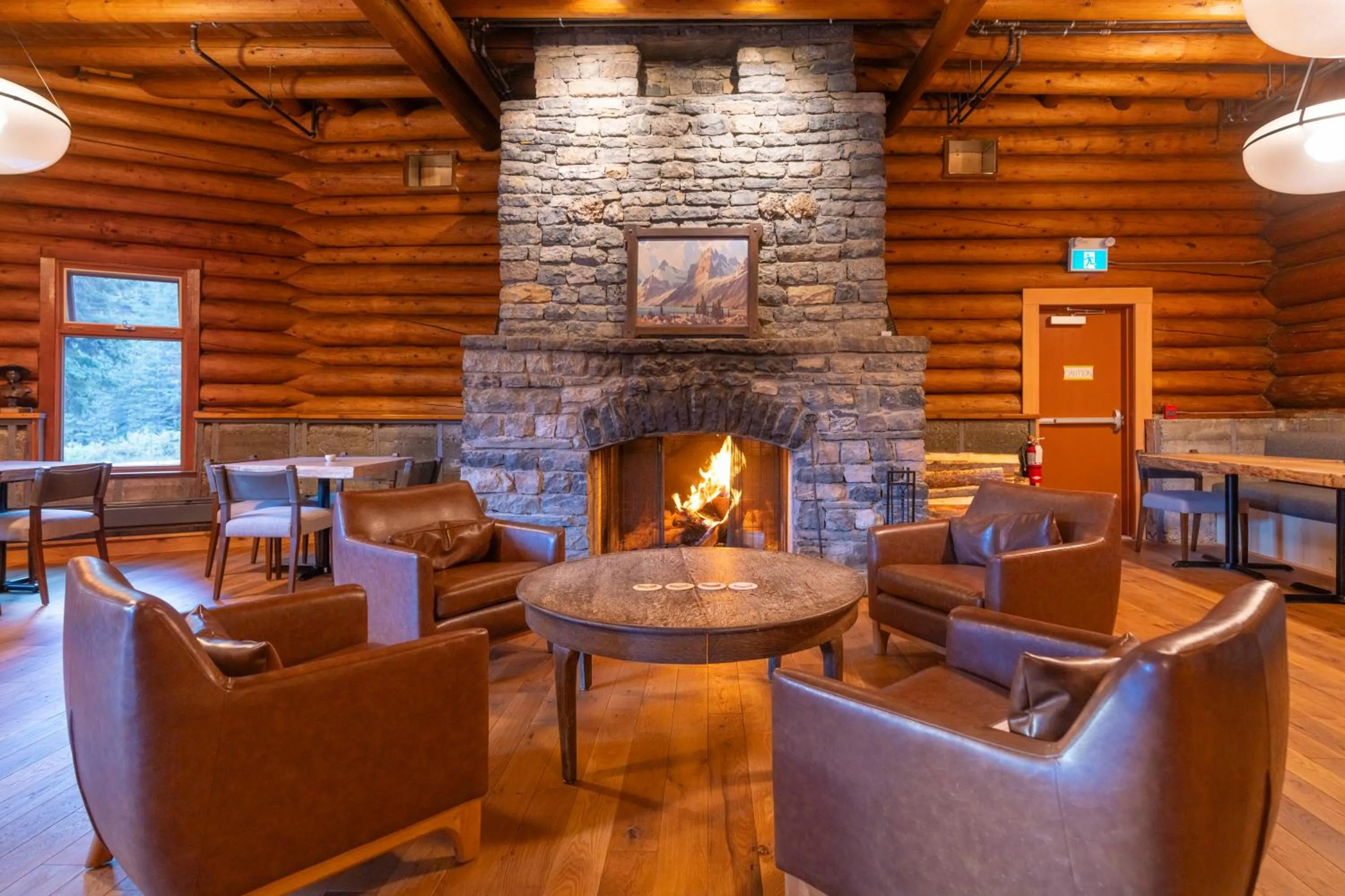 Restaurant/places to eat in The Lodge at Bow Lake