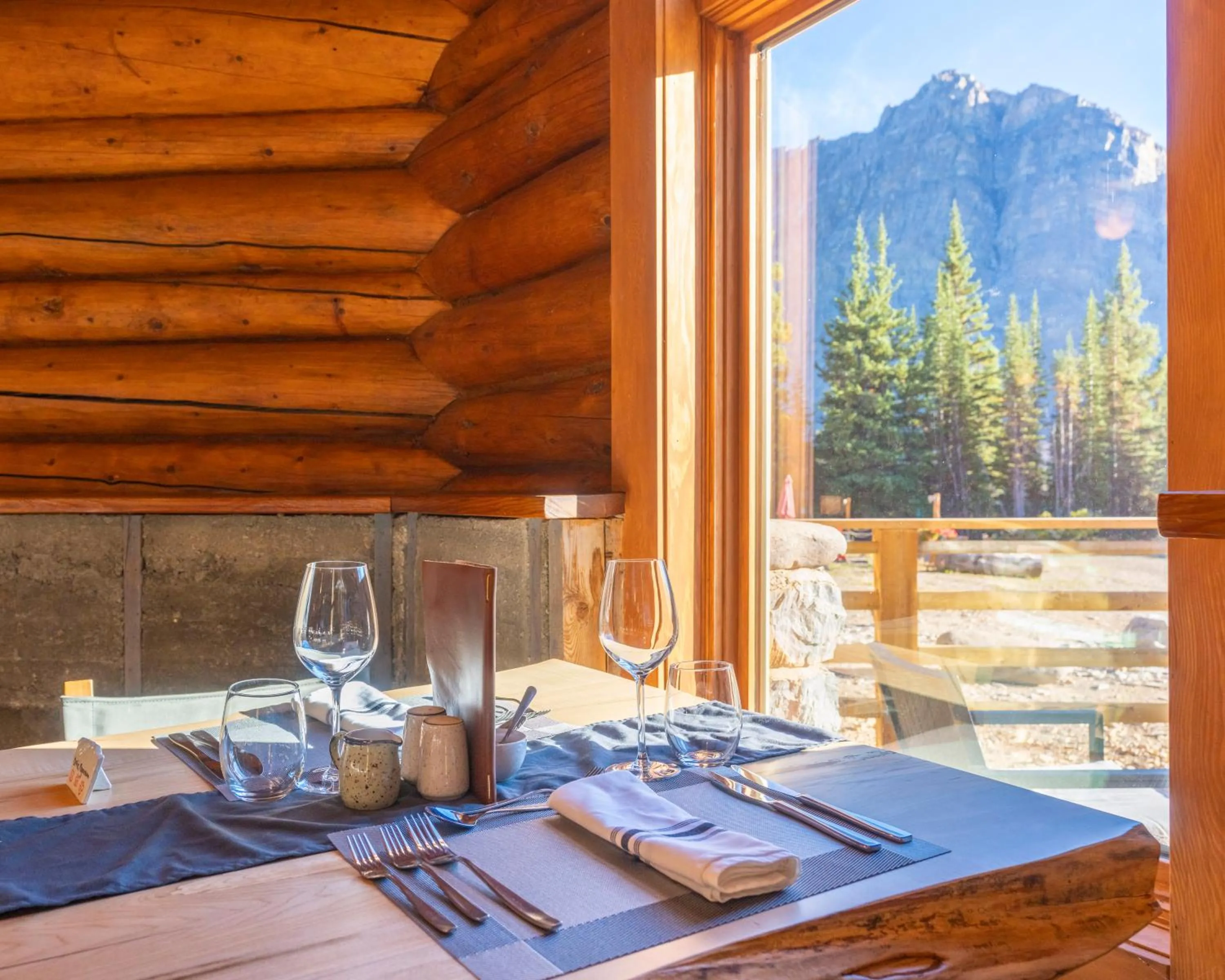 Restaurant/places to eat in The Lodge at Bow Lake