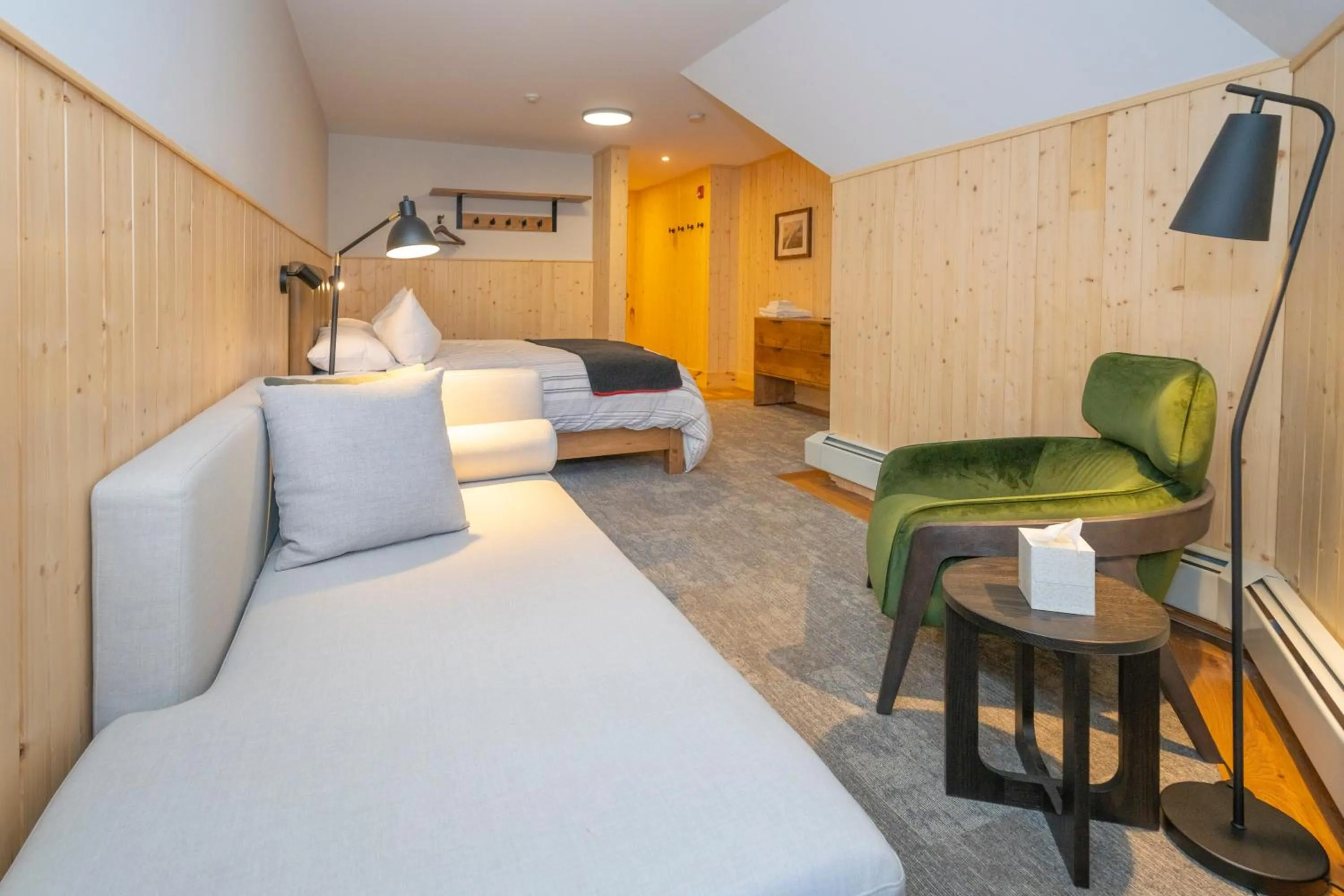 Bedroom, Bed in The Lodge at Bow Lake