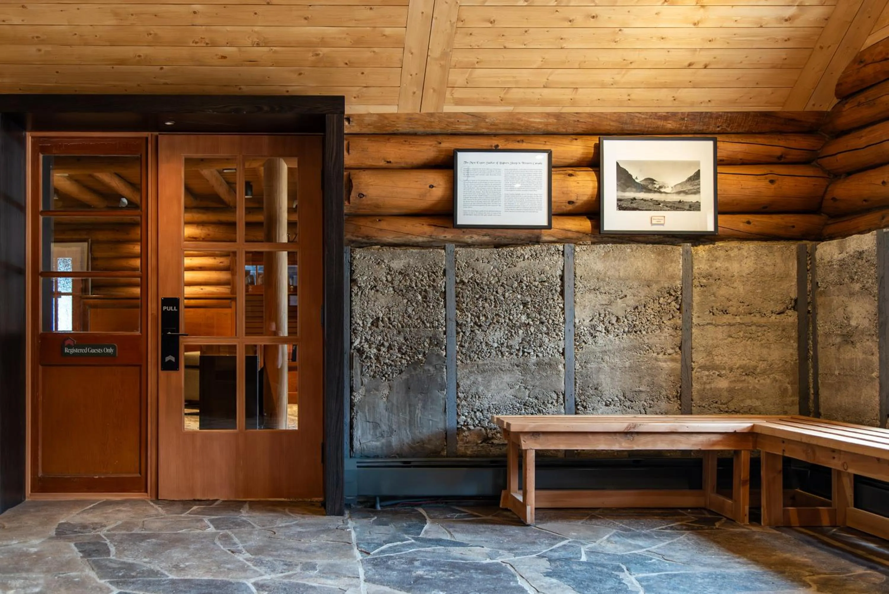 Lobby or reception in The Lodge at Bow Lake