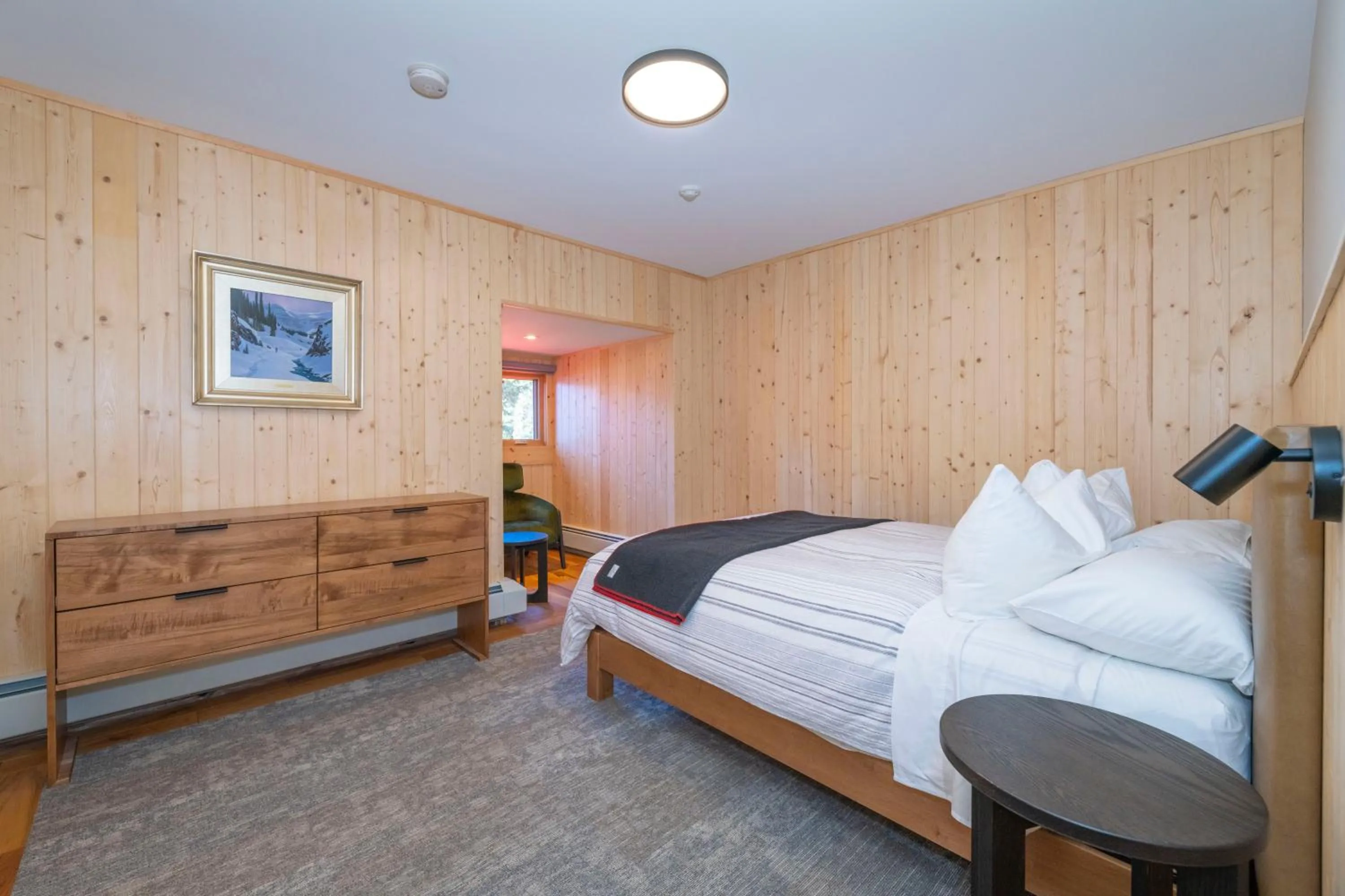Bedroom, Bed in The Lodge at Bow Lake