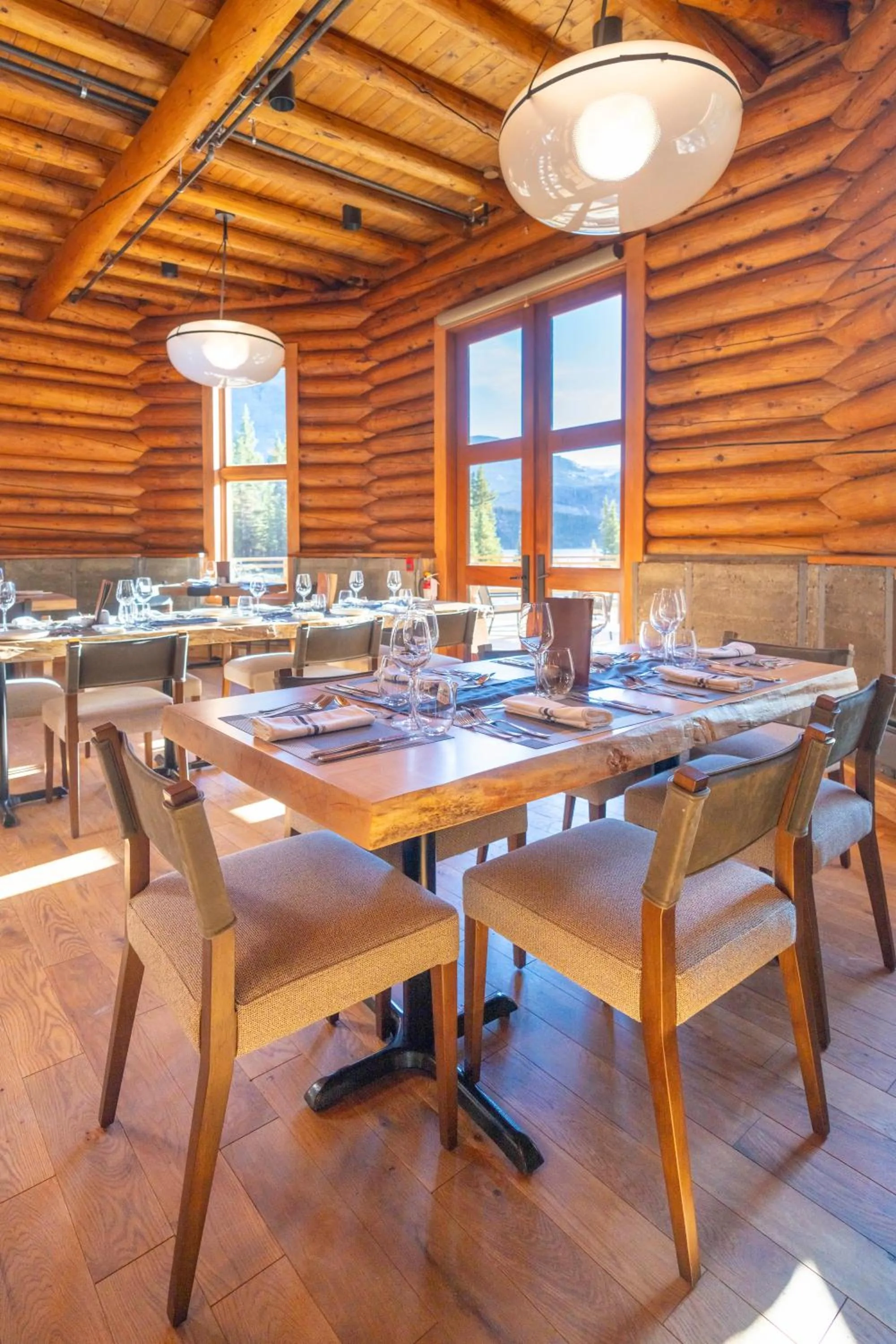 Restaurant/places to eat in The Lodge at Bow Lake