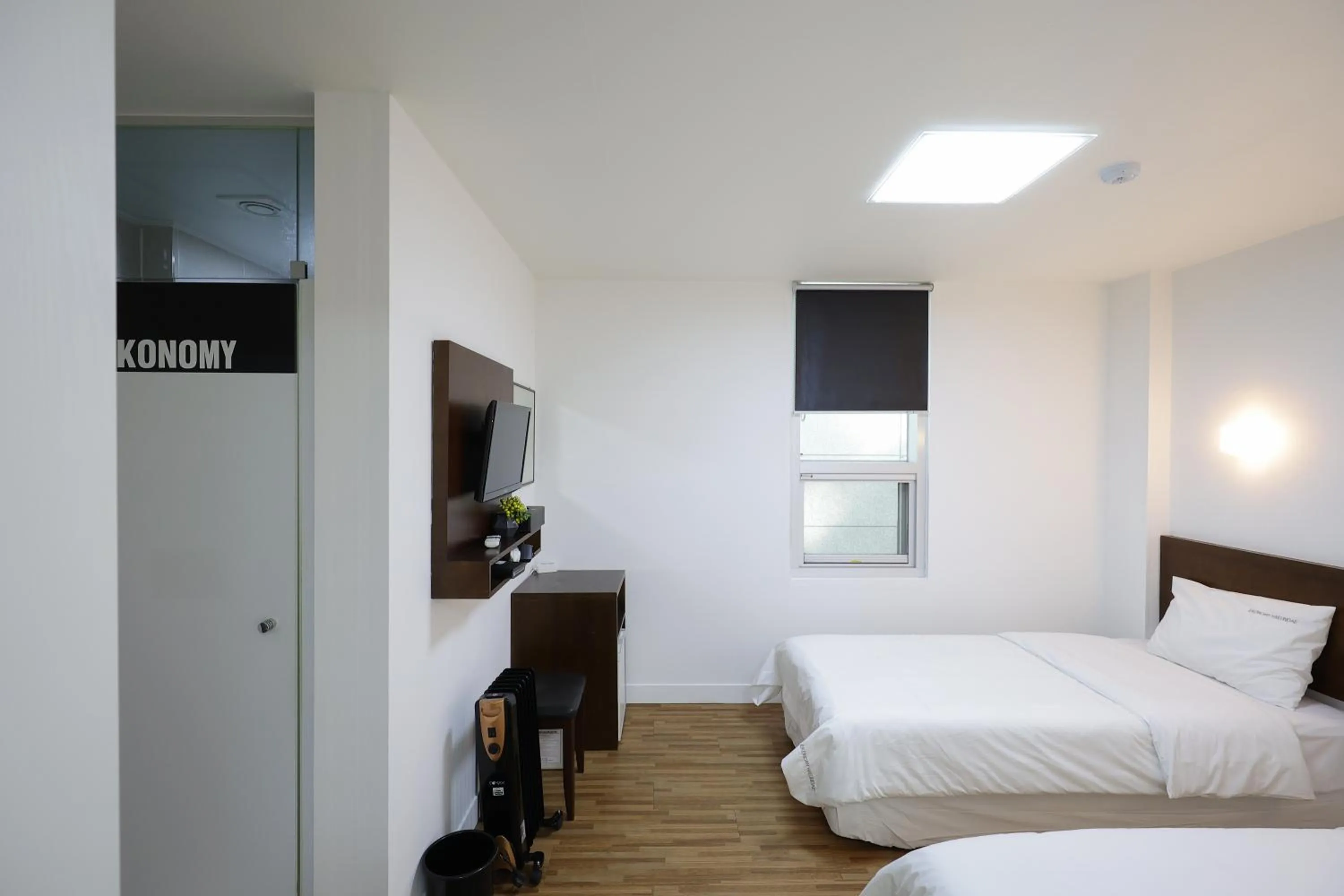 Photo of the whole room, Bed in Ekonomy Haeundae Hostel