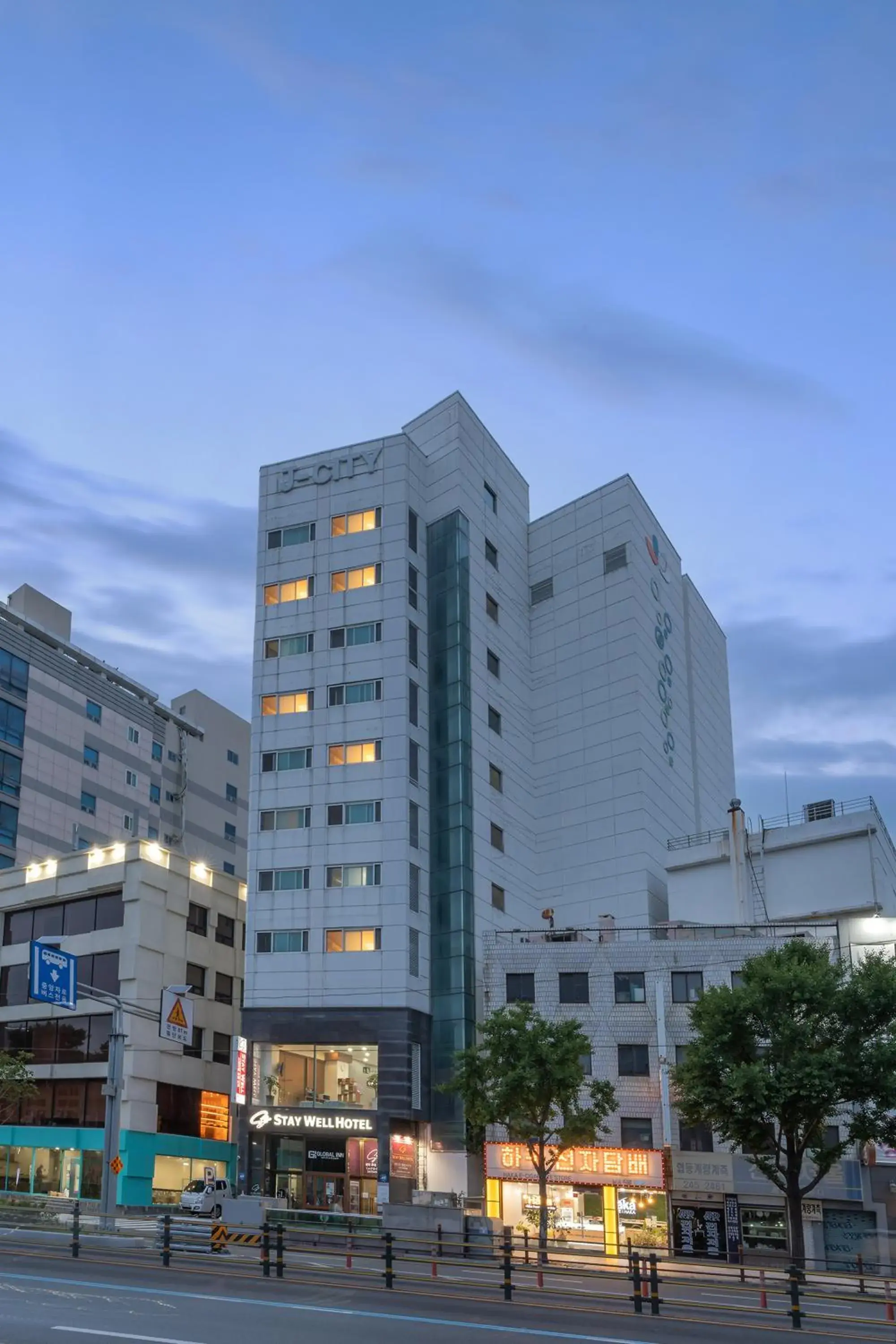 Property building in Staywell Hotel Property building in Staywell Hotel