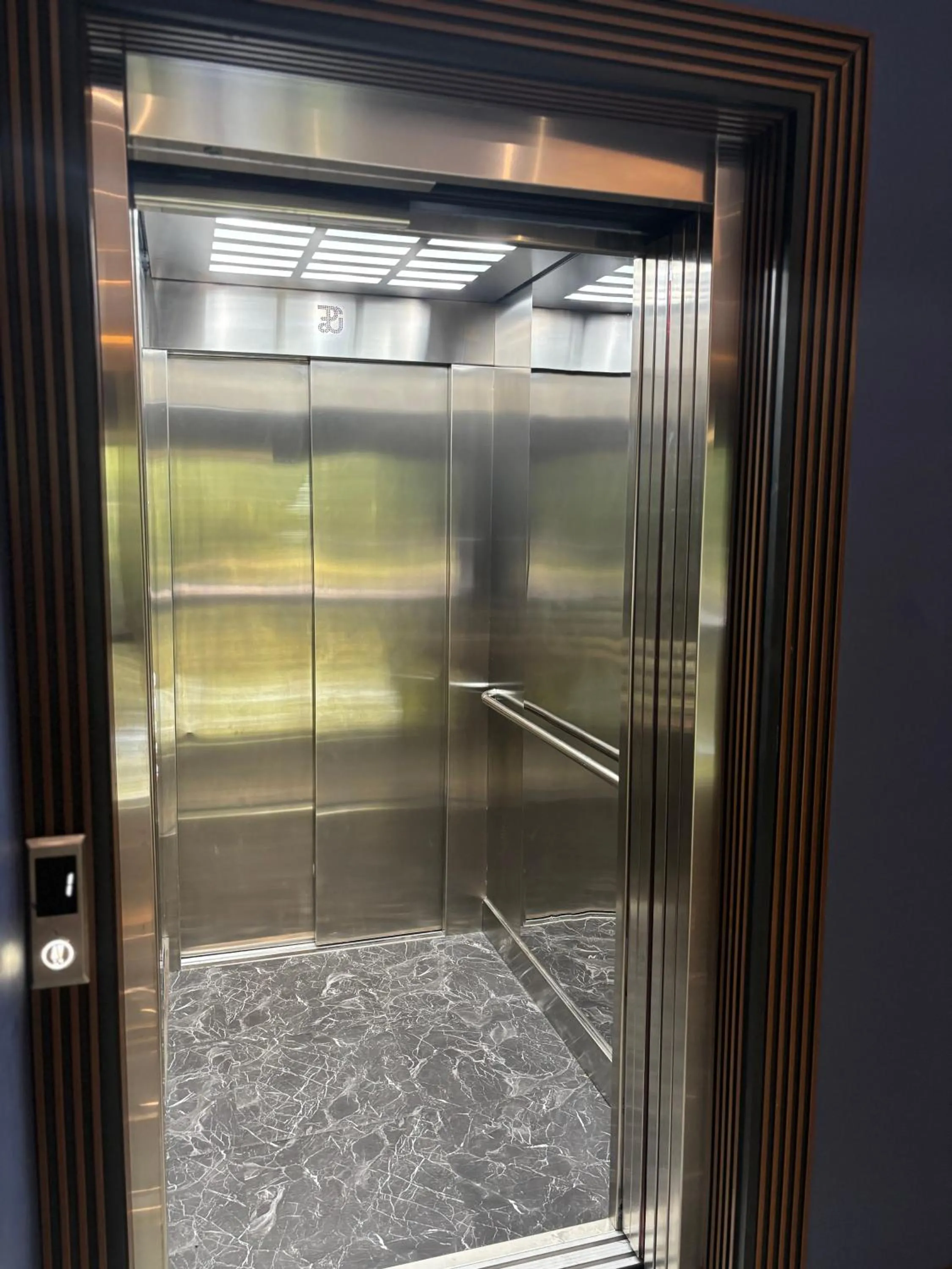 elevator in Green Hotel Tskaltubo