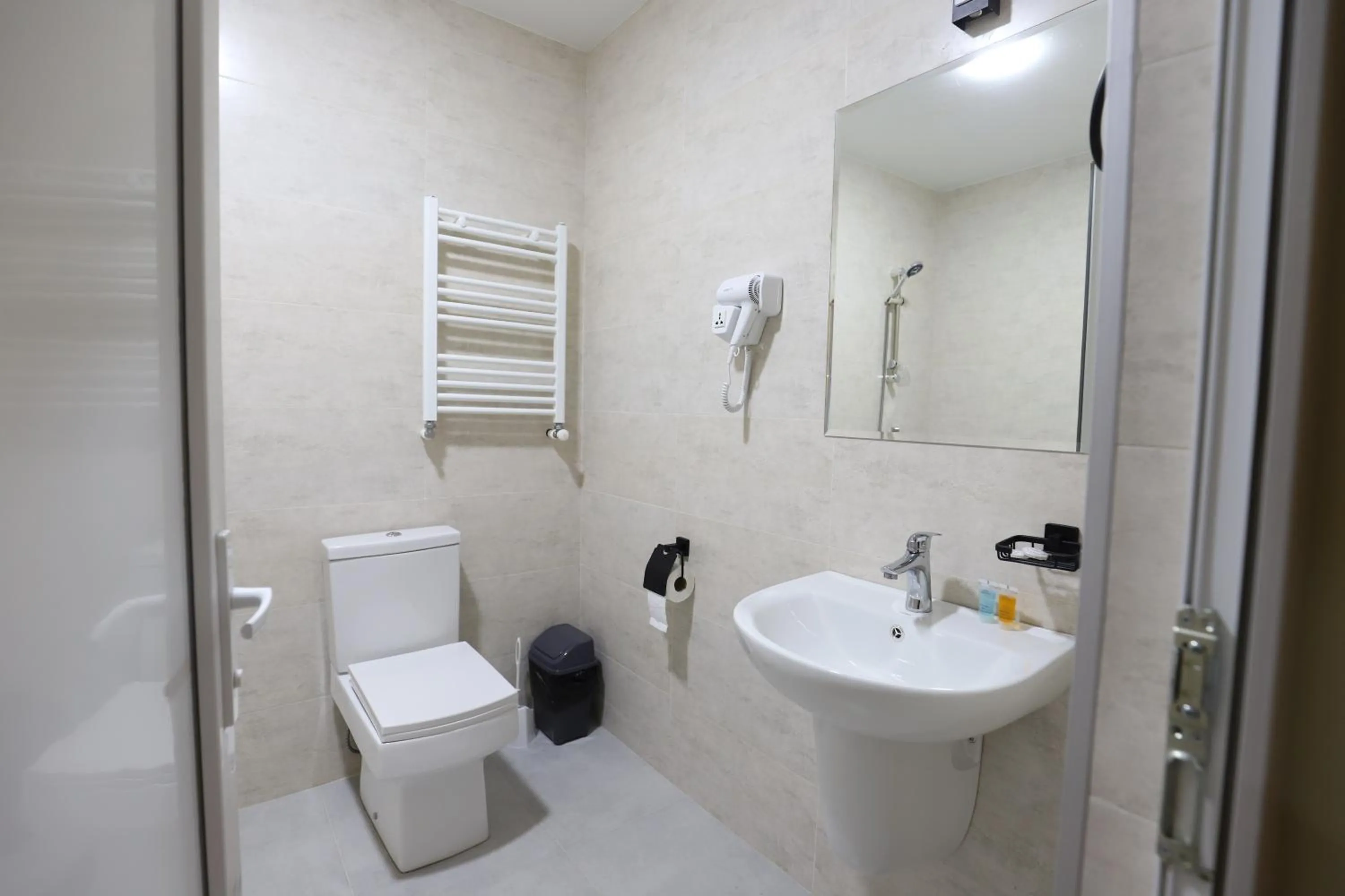 Shower in Green Hotel Tskaltubo