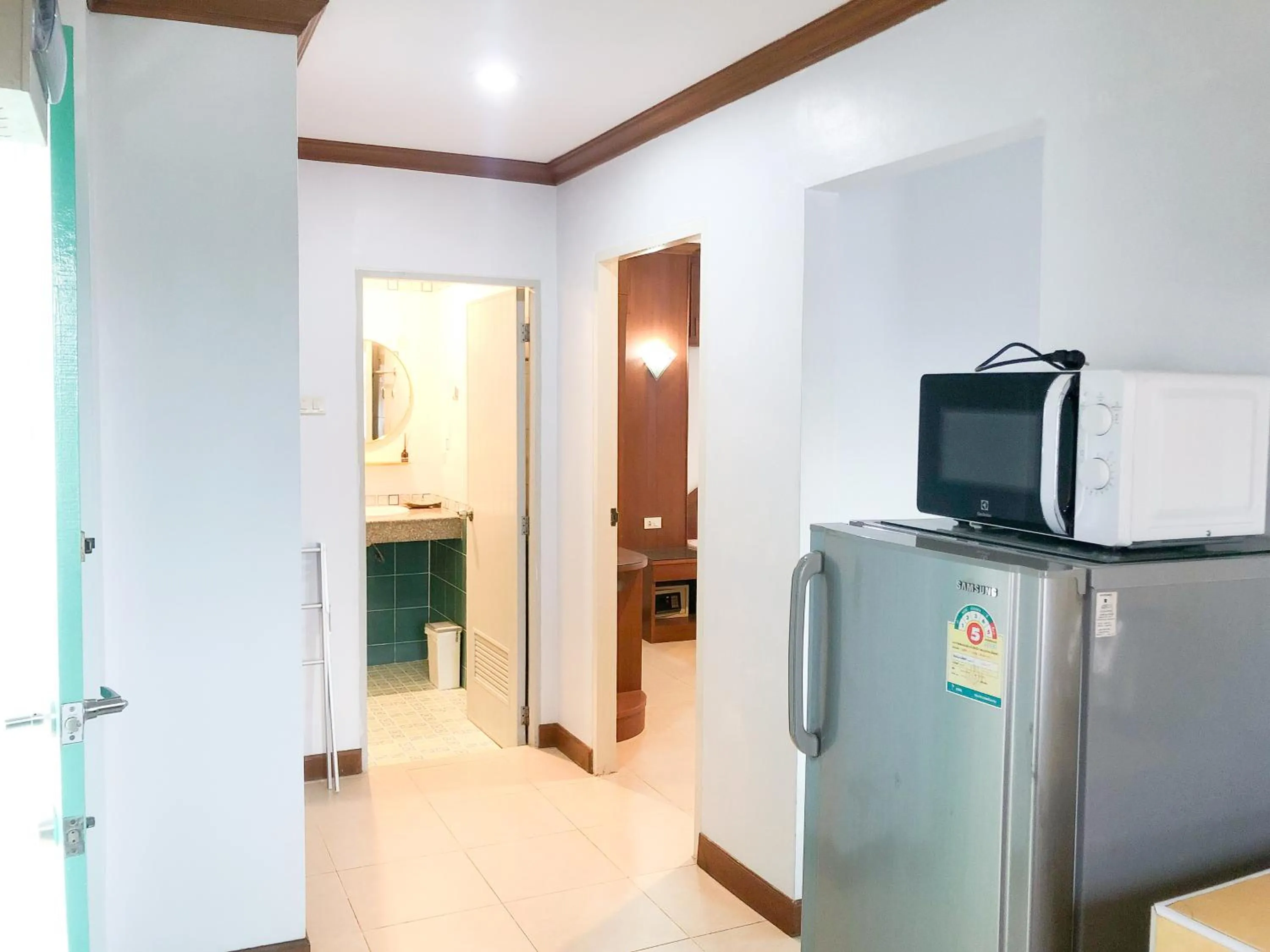 microwave in RK Guesthouse