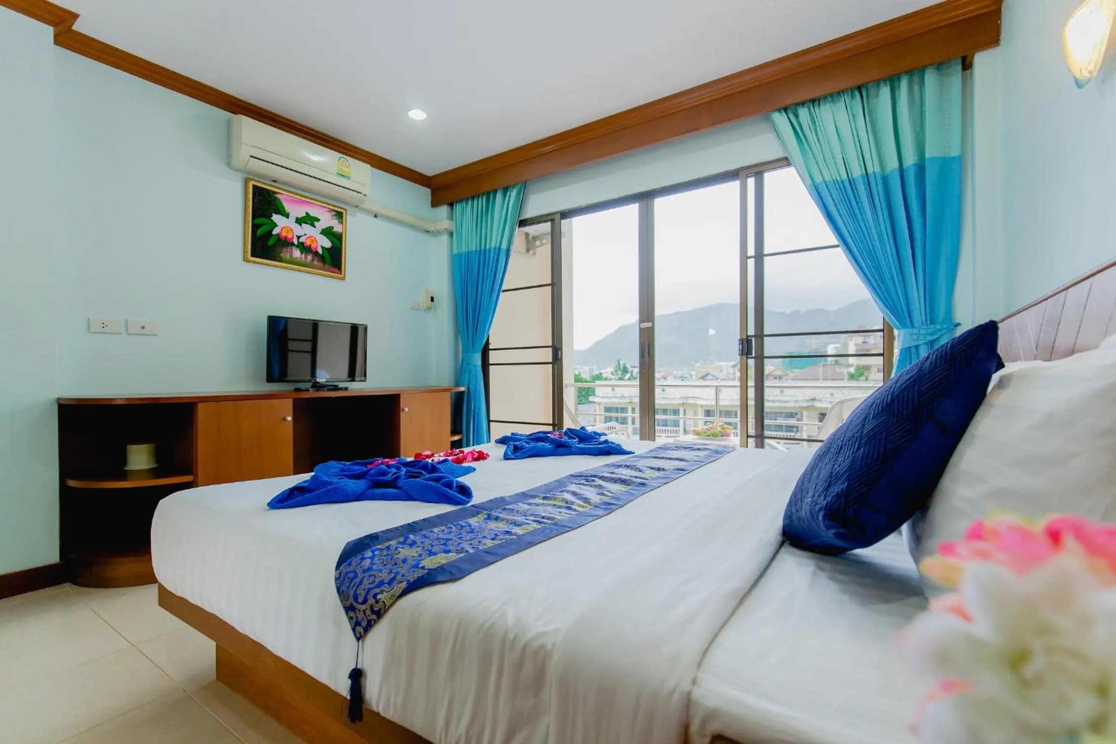 TV and multimedia, Bed in RK Guesthouse