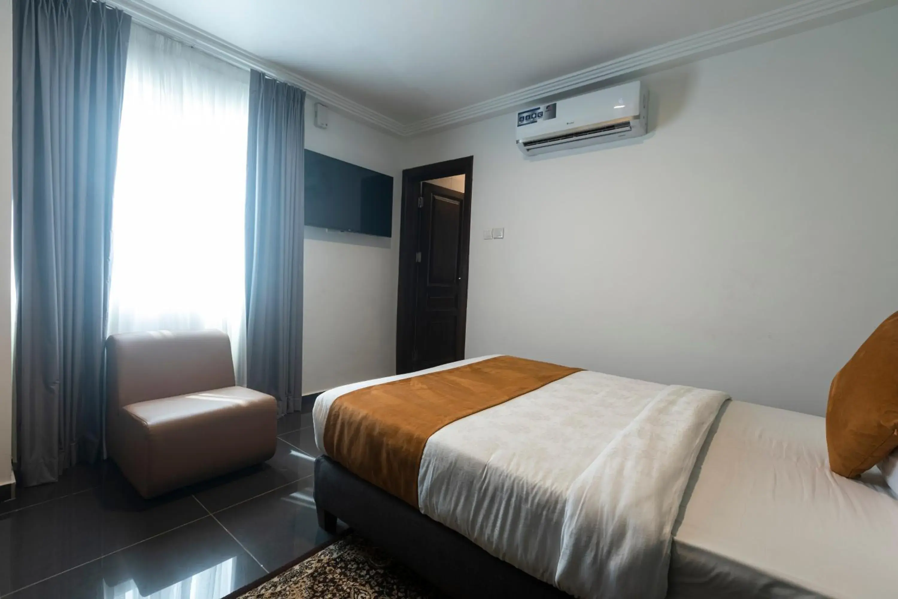 Bed in Airport View Hotel Bed in Airport View Hotel