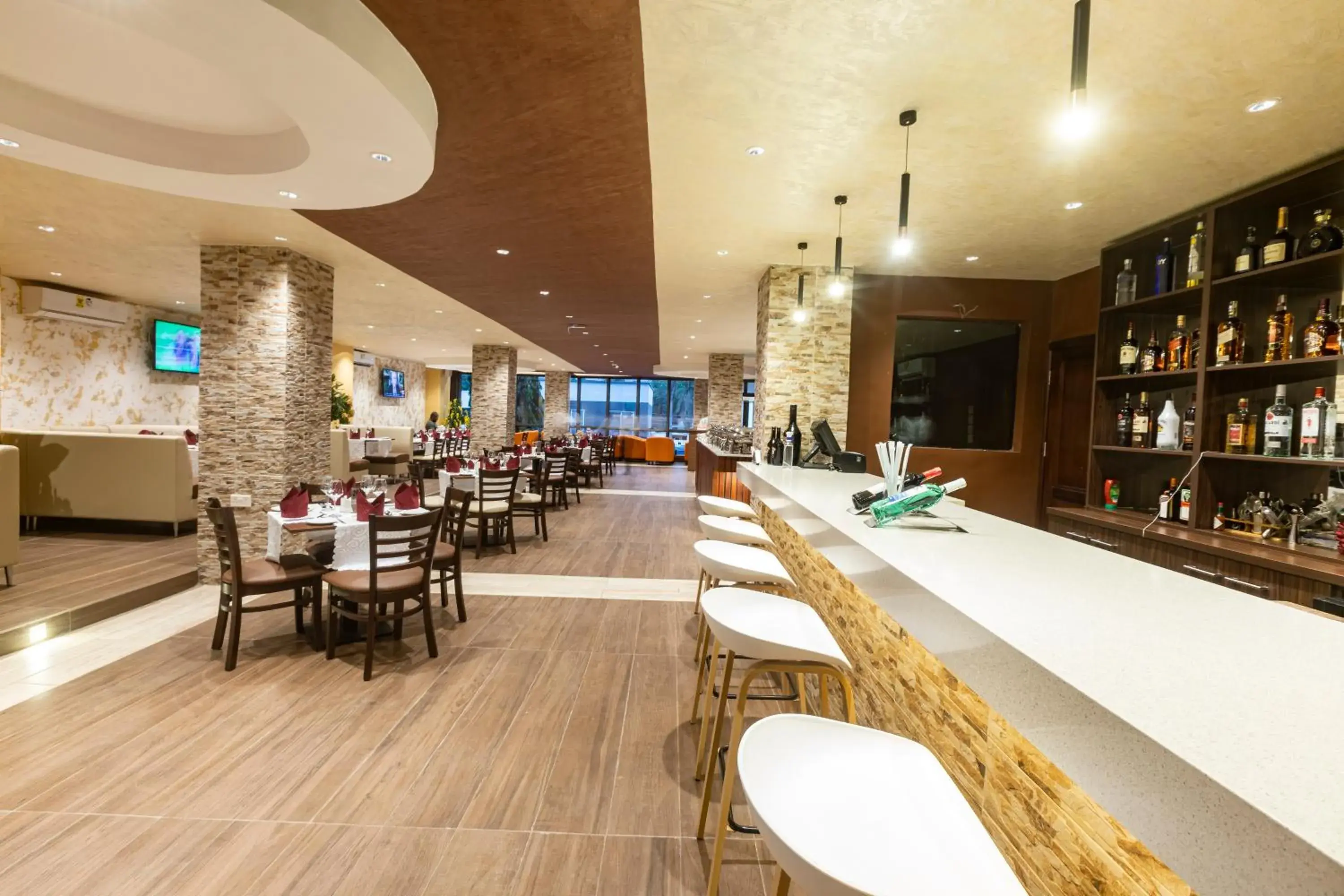 Restaurant/places to eat in Airport View Hotel Restaurant/places to eat in Airport View Hotel