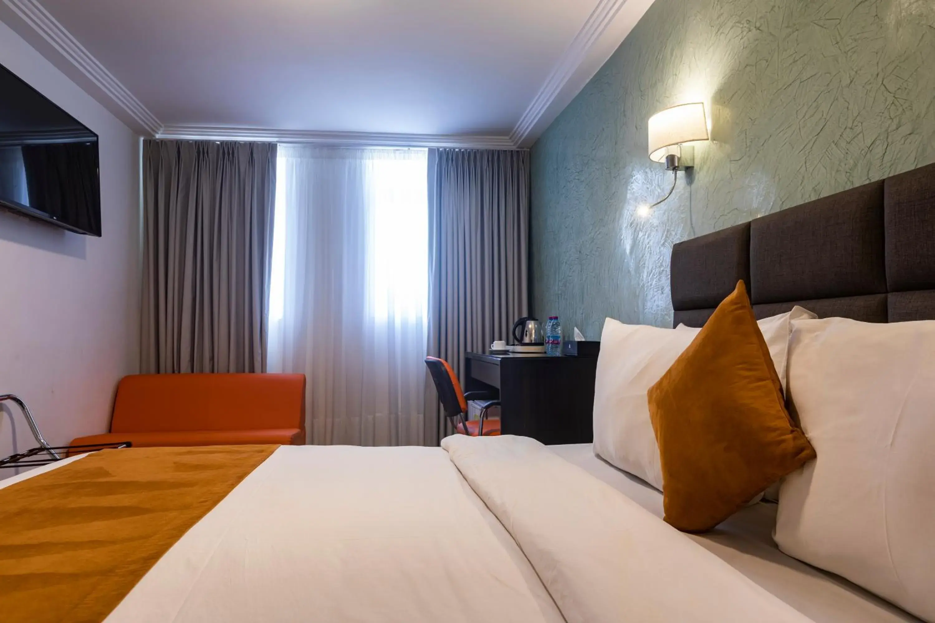 Deluxe Room - single occupancy in Airport View Hotel Deluxe Room - single occupancy in Airport View Hotel