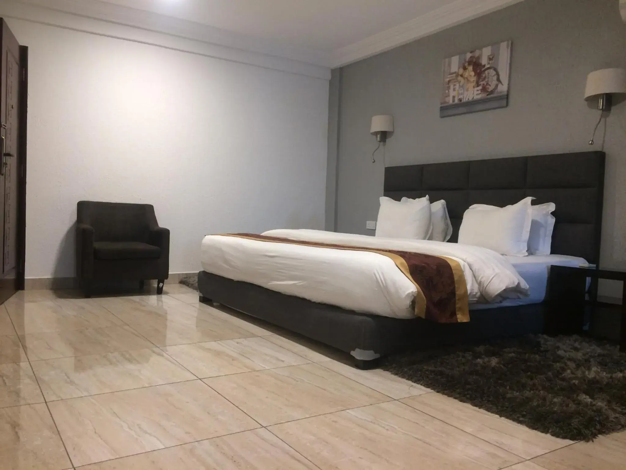 Photo of the whole room, Bed in Airport View Hotel Photo of the whole room, Bed in Airport View Hotel