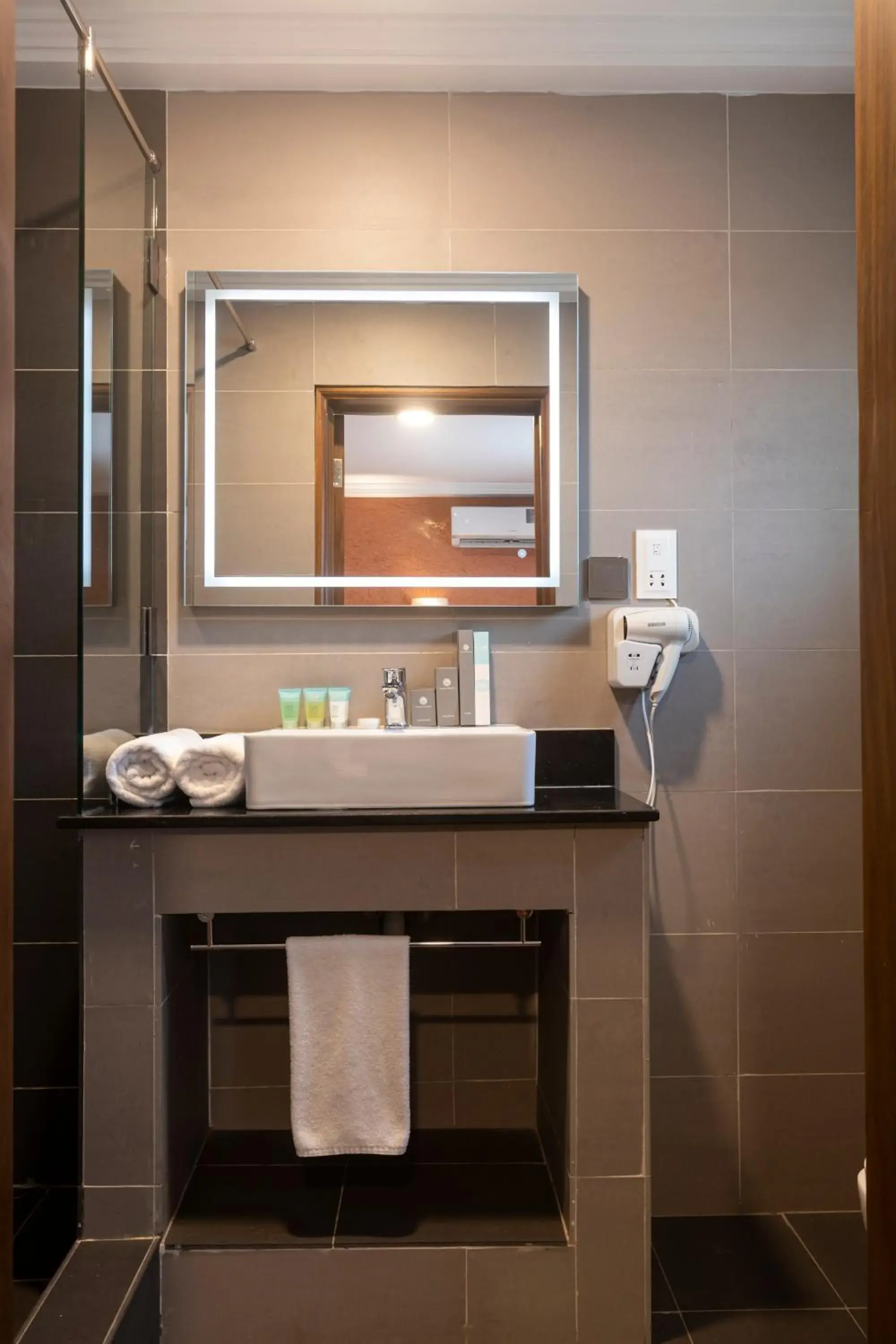 Bathroom in Airport View Hotel Bathroom in Airport View Hotel