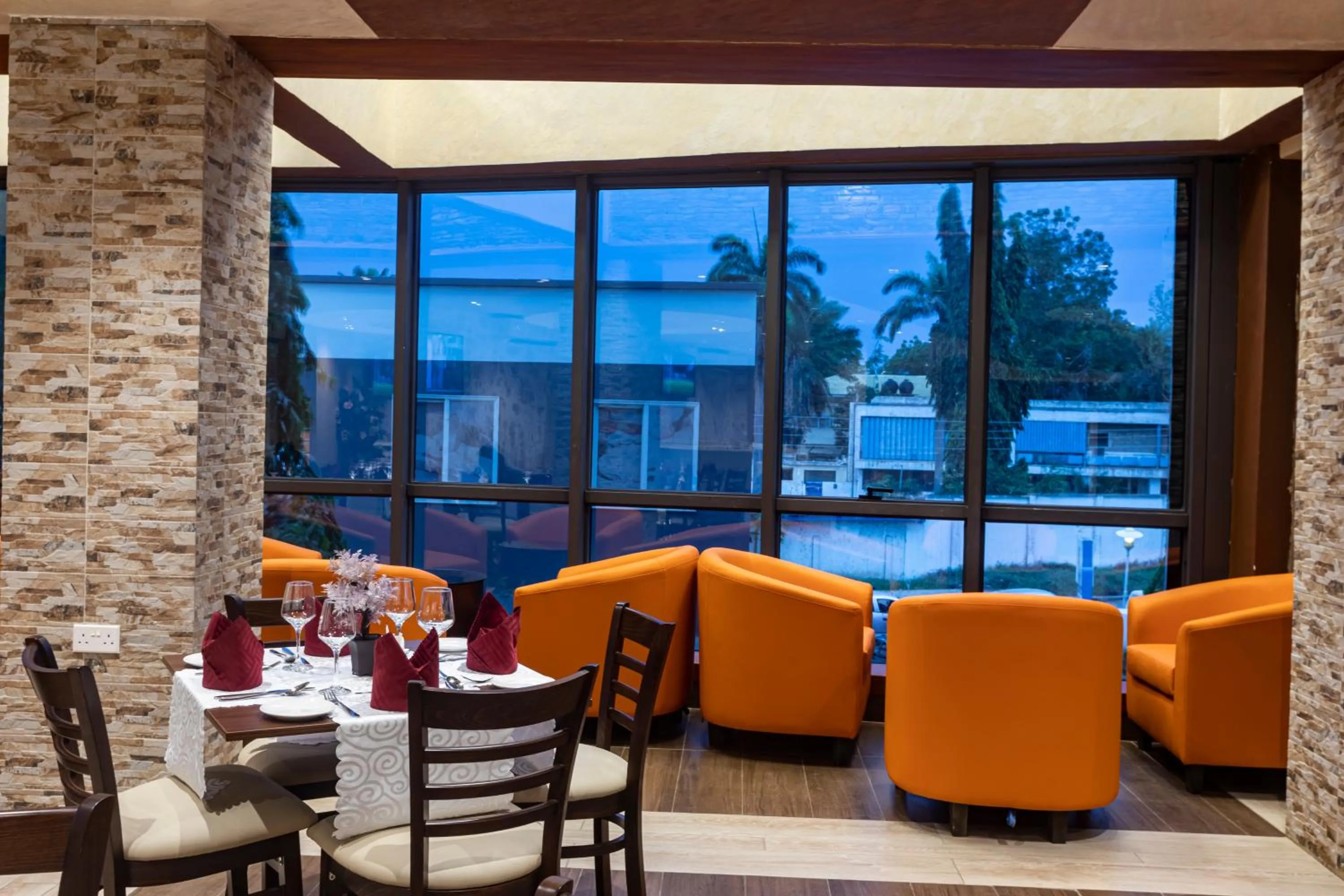 Restaurant/places to eat in Airport View Hotel