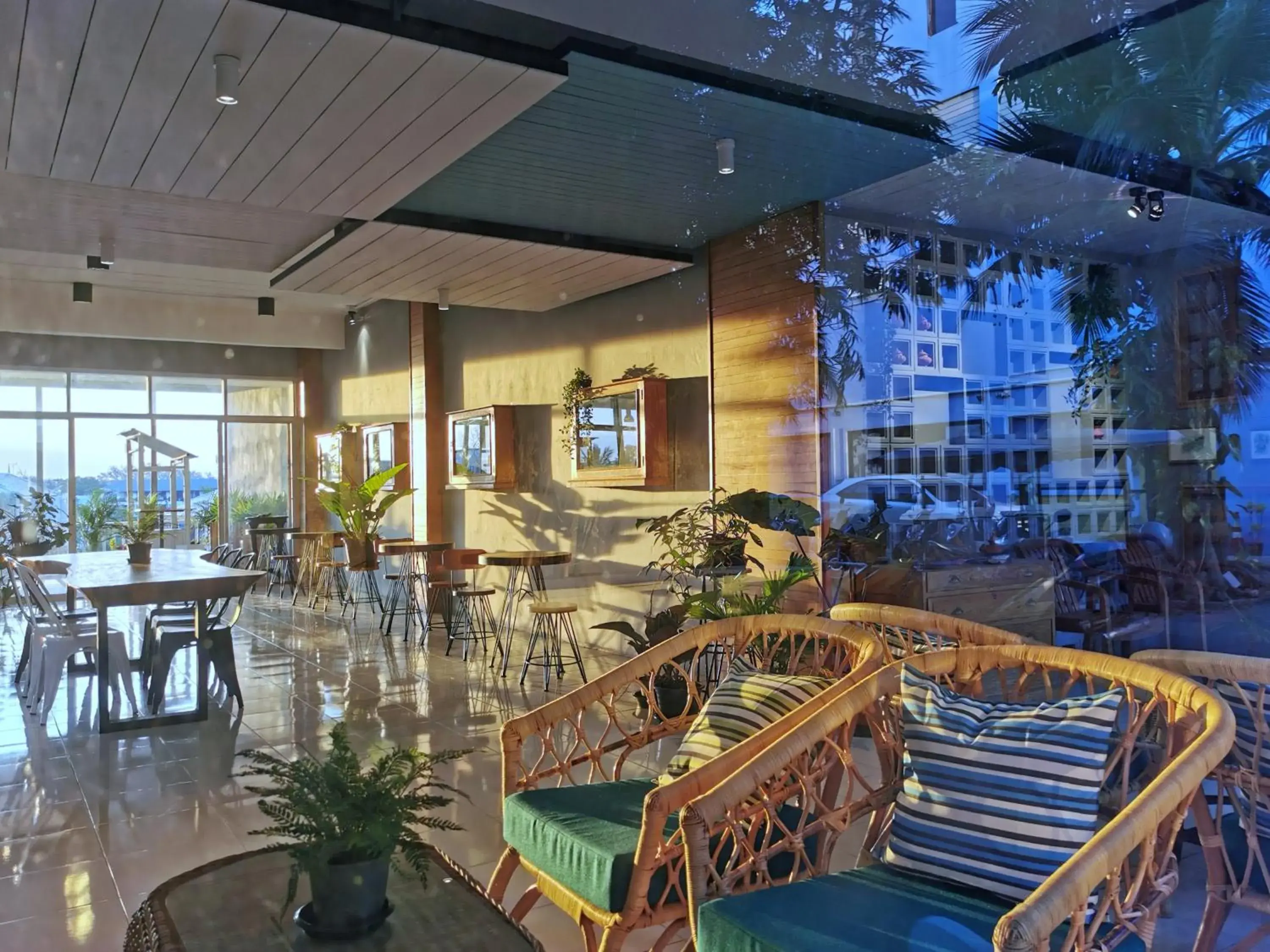 Restaurant/places to eat in iRest Ao Nang Restaurant/places to eat in iRest Ao Nang