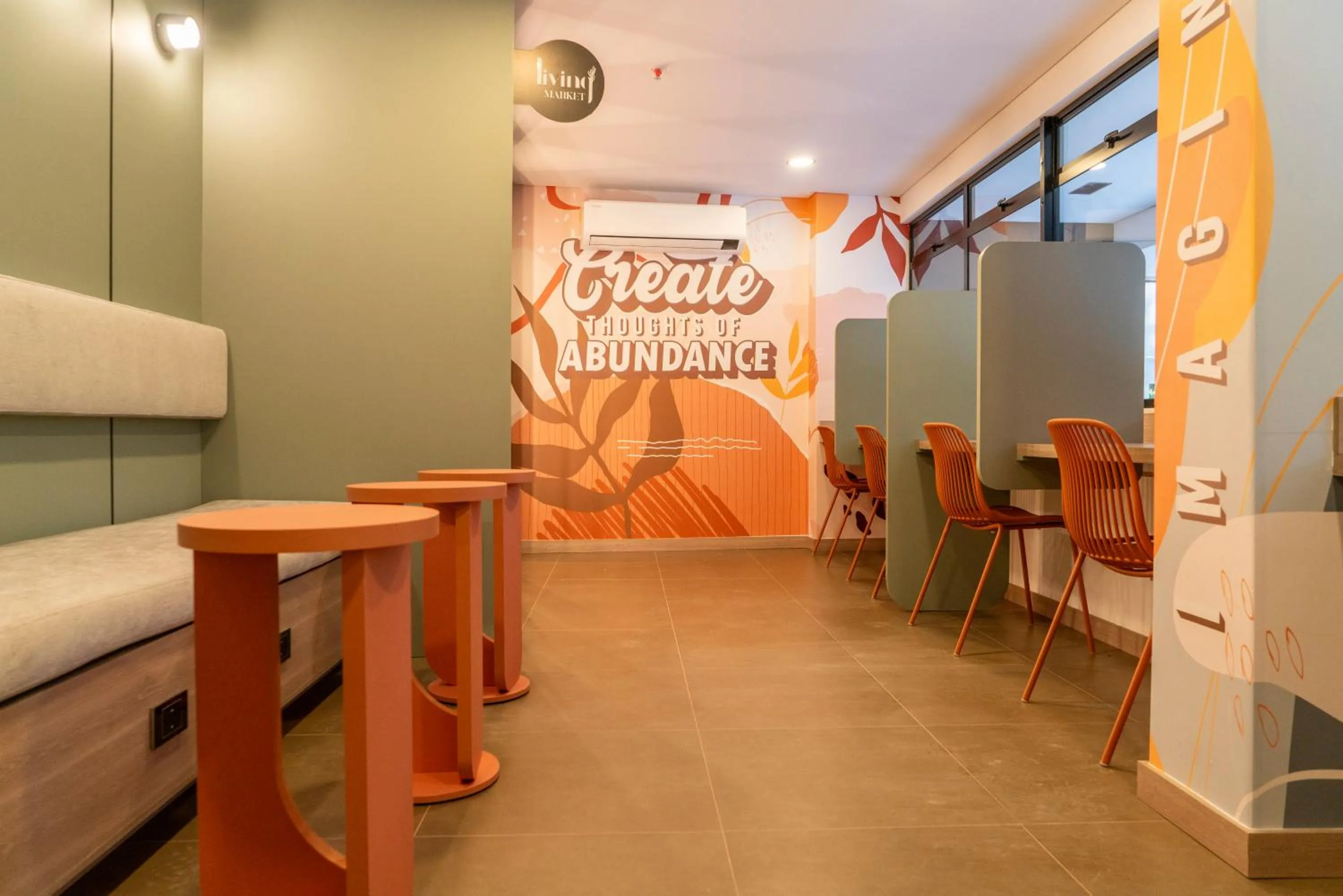 Meeting/conference room in Hotel Living 35 Suites