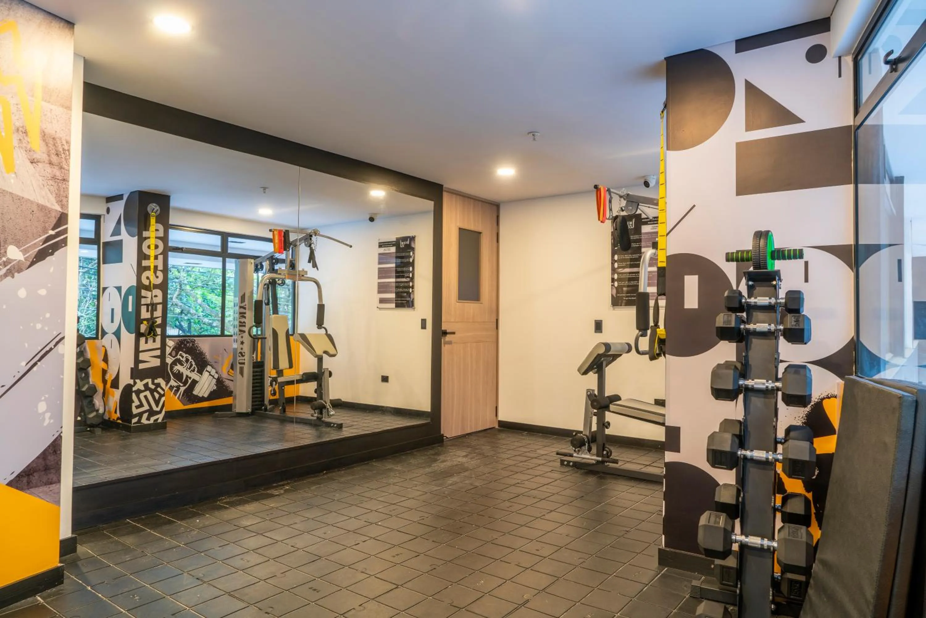 Fitness centre/facilities in Hotel Living 35 Suites