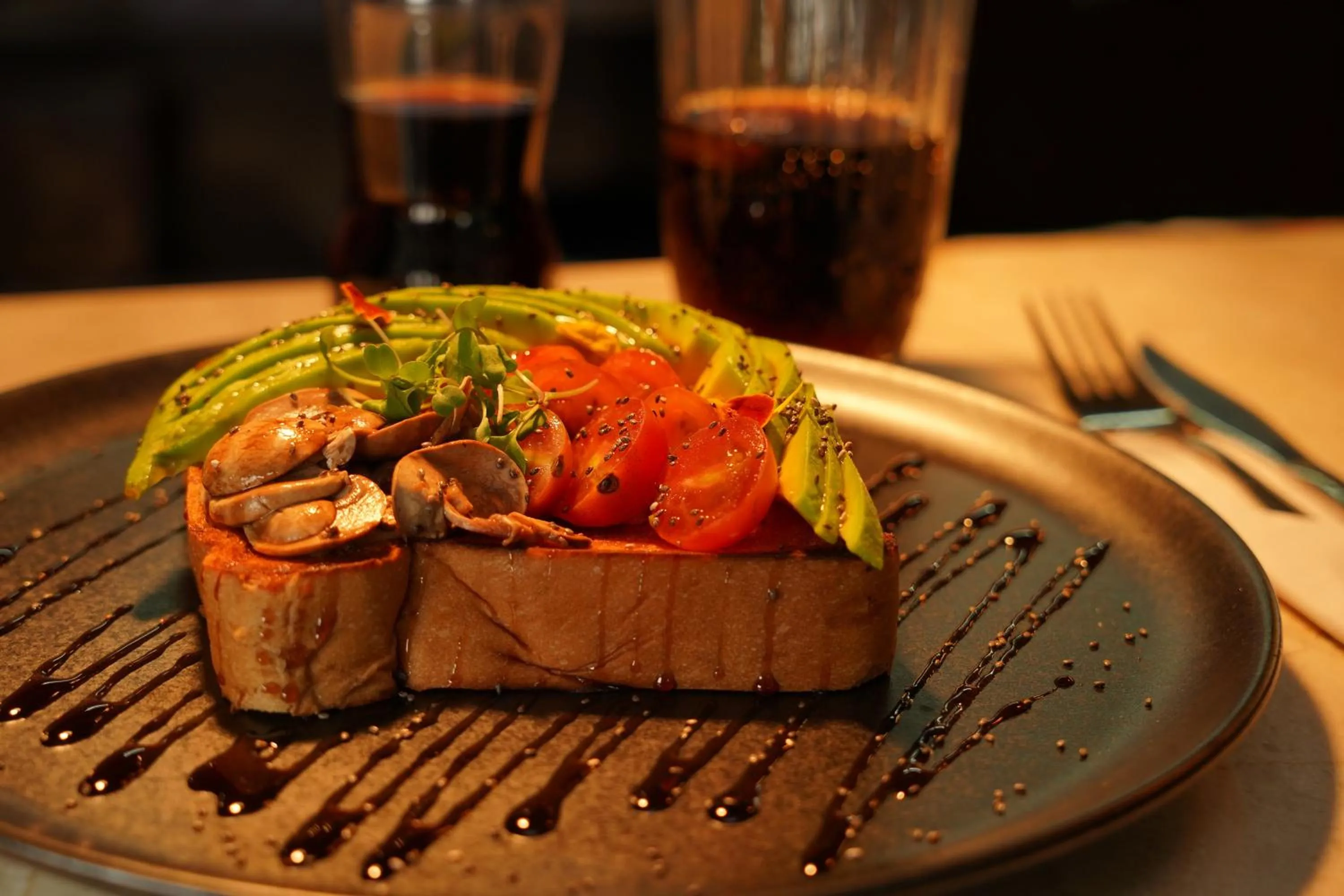 Restaurant/places to eat in Hotel Living 35 Suites