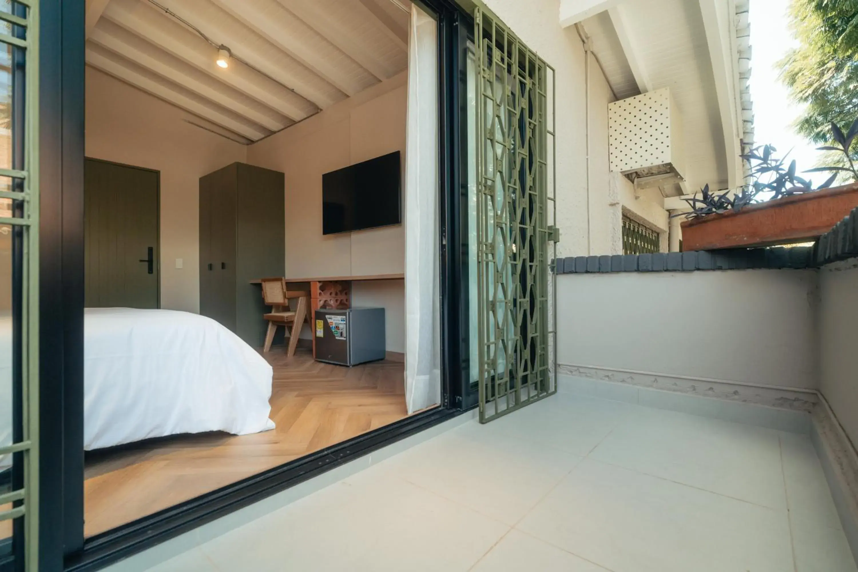 Deluxe Double Room with Balcony in Hotel Boutique Roomzz Laureles Deluxe Double Room with Balcony in Hotel Boutique Roomzz Laureles