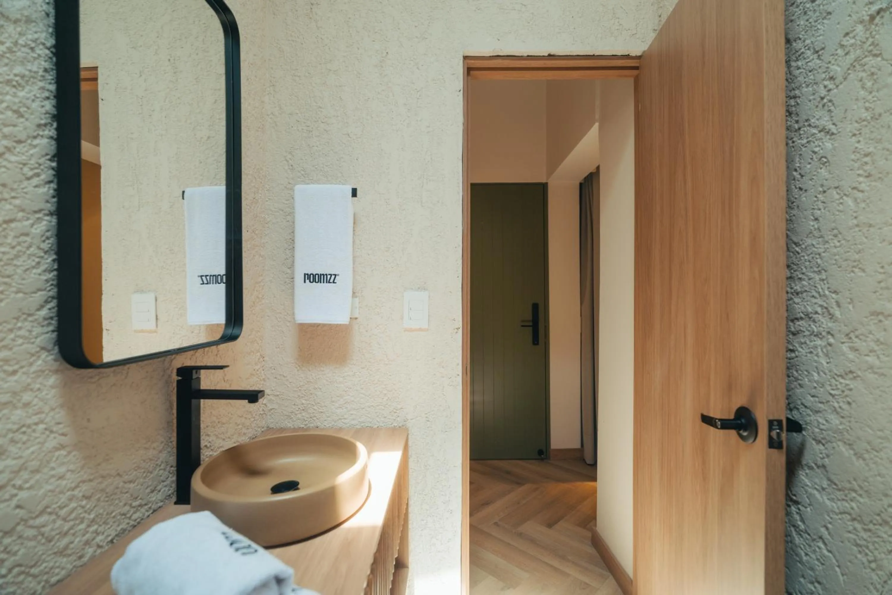 Shower in Hotel Boutique Roomzz Laureles