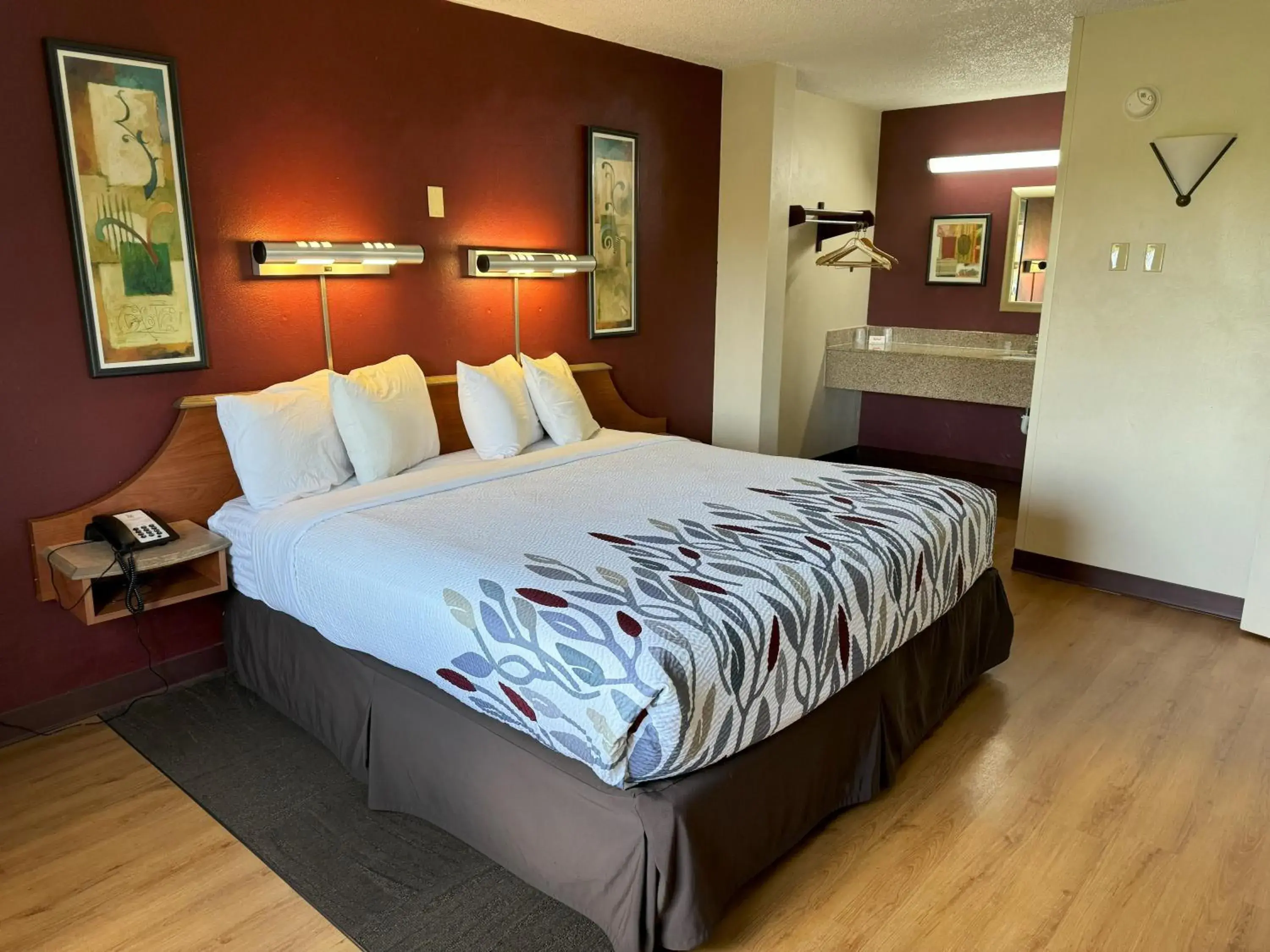 Superior King Suite in Sycamore Suites Superior King Suite in Sycamore Suites