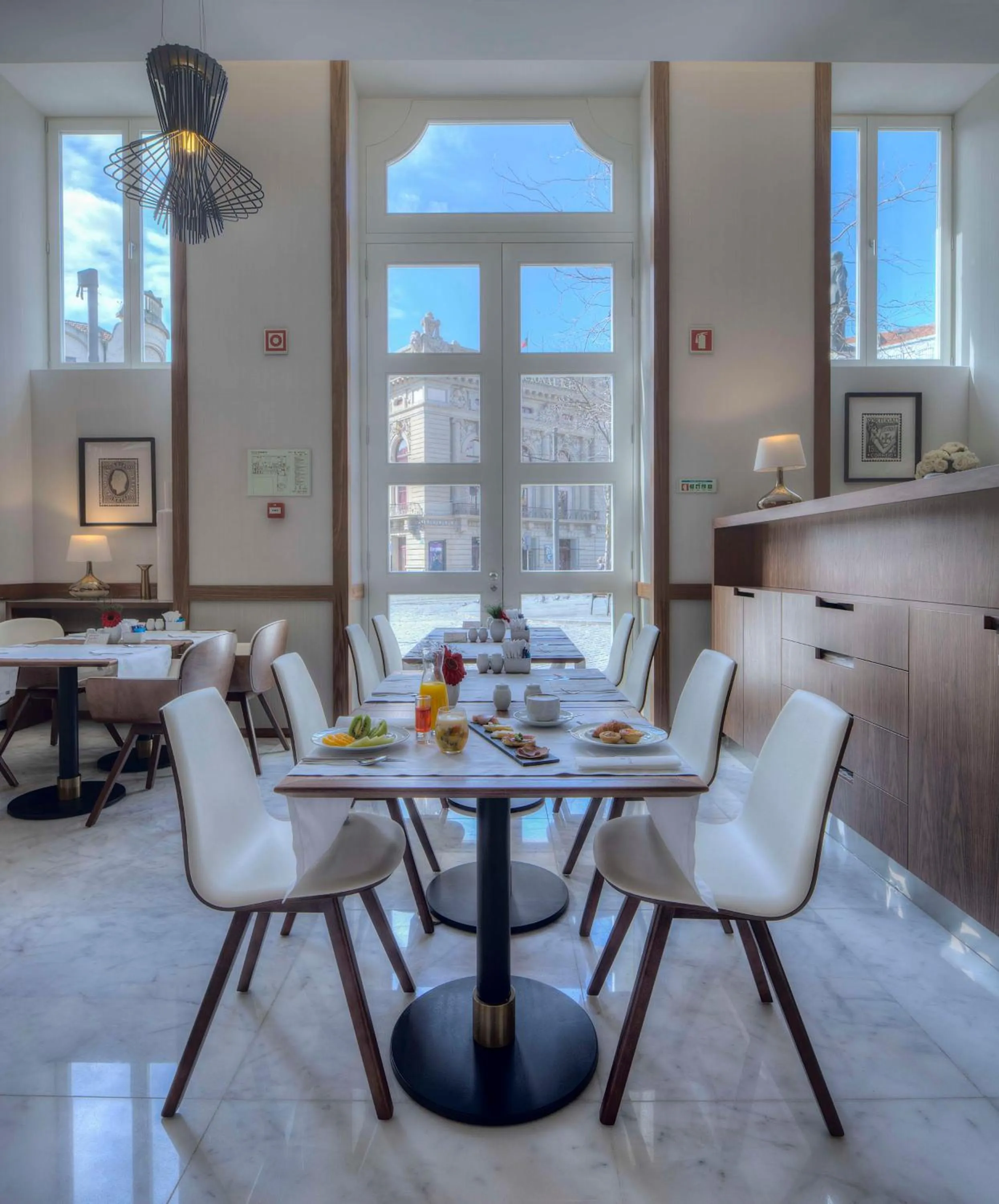 Restaurant/places to eat in NH Collection Porto Batalha