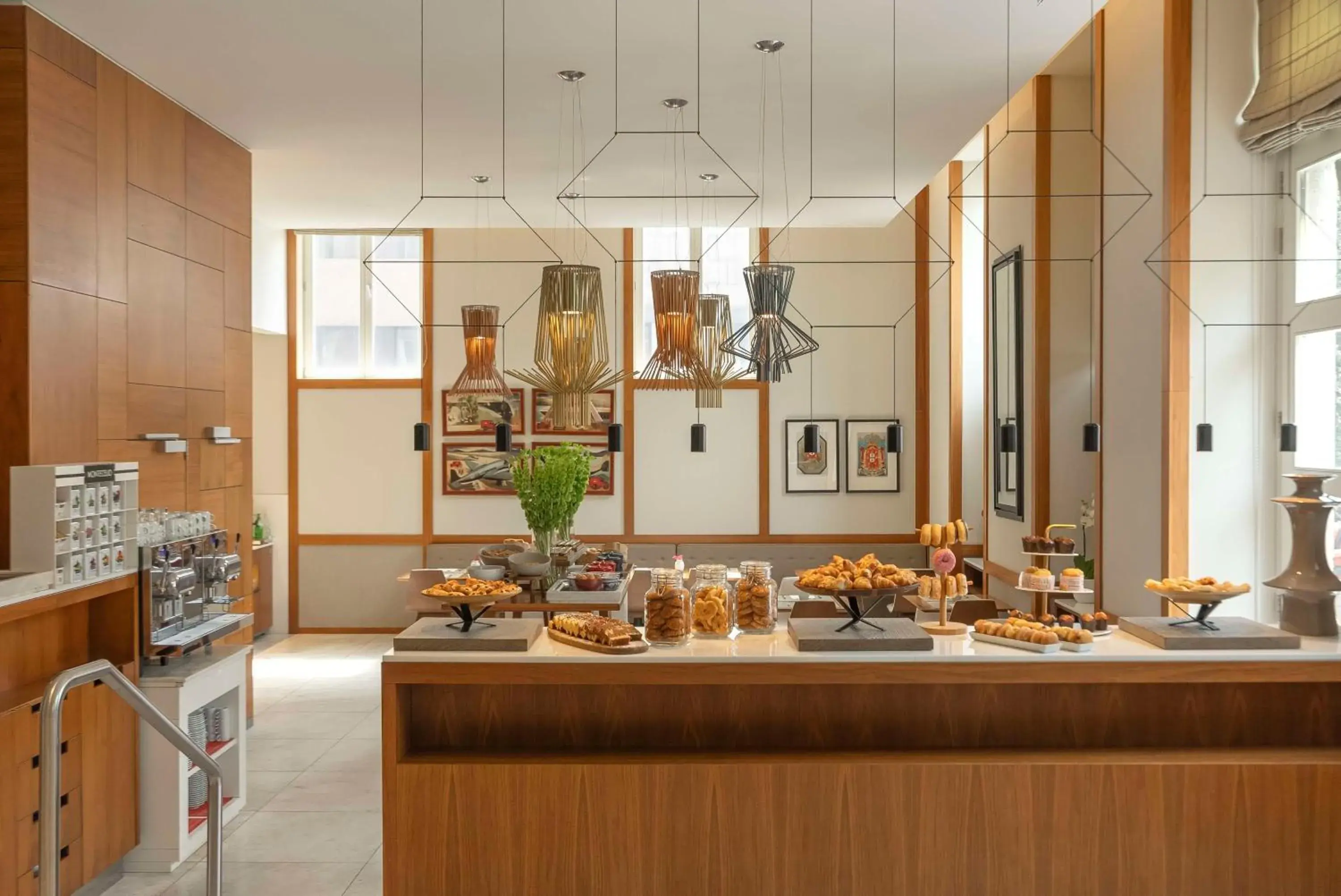 Restaurant/places to eat in NH Collection Porto Batalha Restaurant/places to eat in NH Collection Porto Batalha