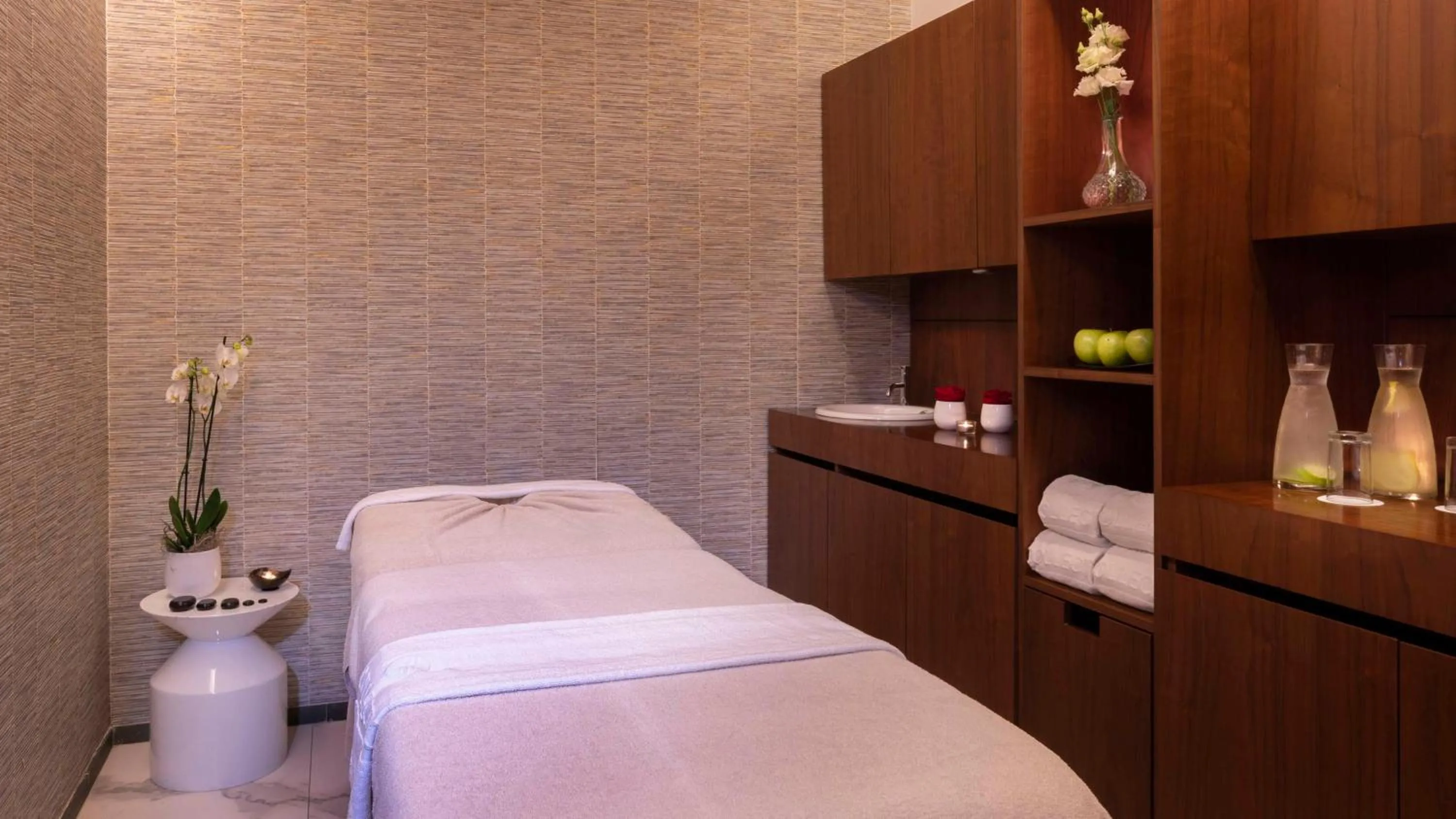 Bedroom in NH Collection Porto Batalha