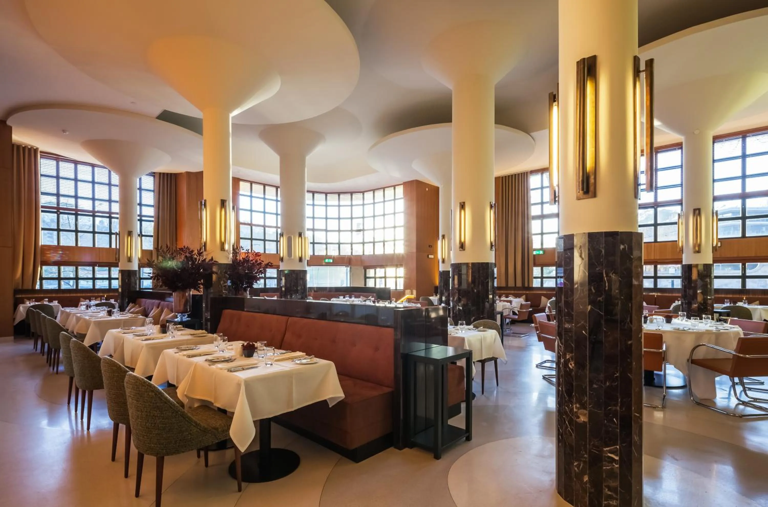 Restaurant/places to eat in Vincci Porto