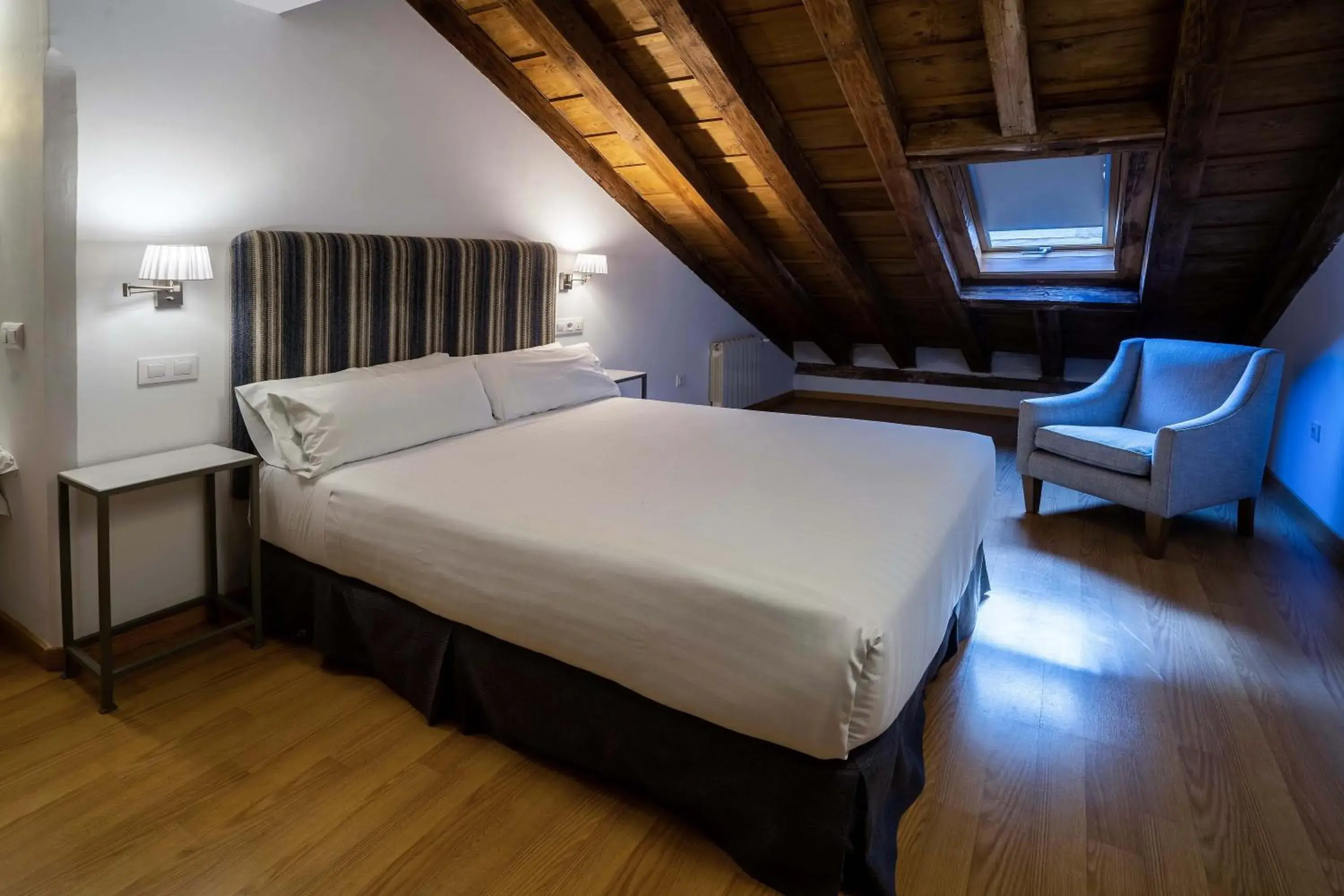 Bed in Hotel Simon Bed in Hotel Simon