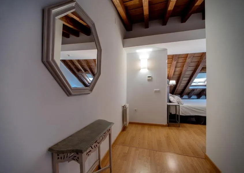 Bedroom, Bed in Hotel Simon