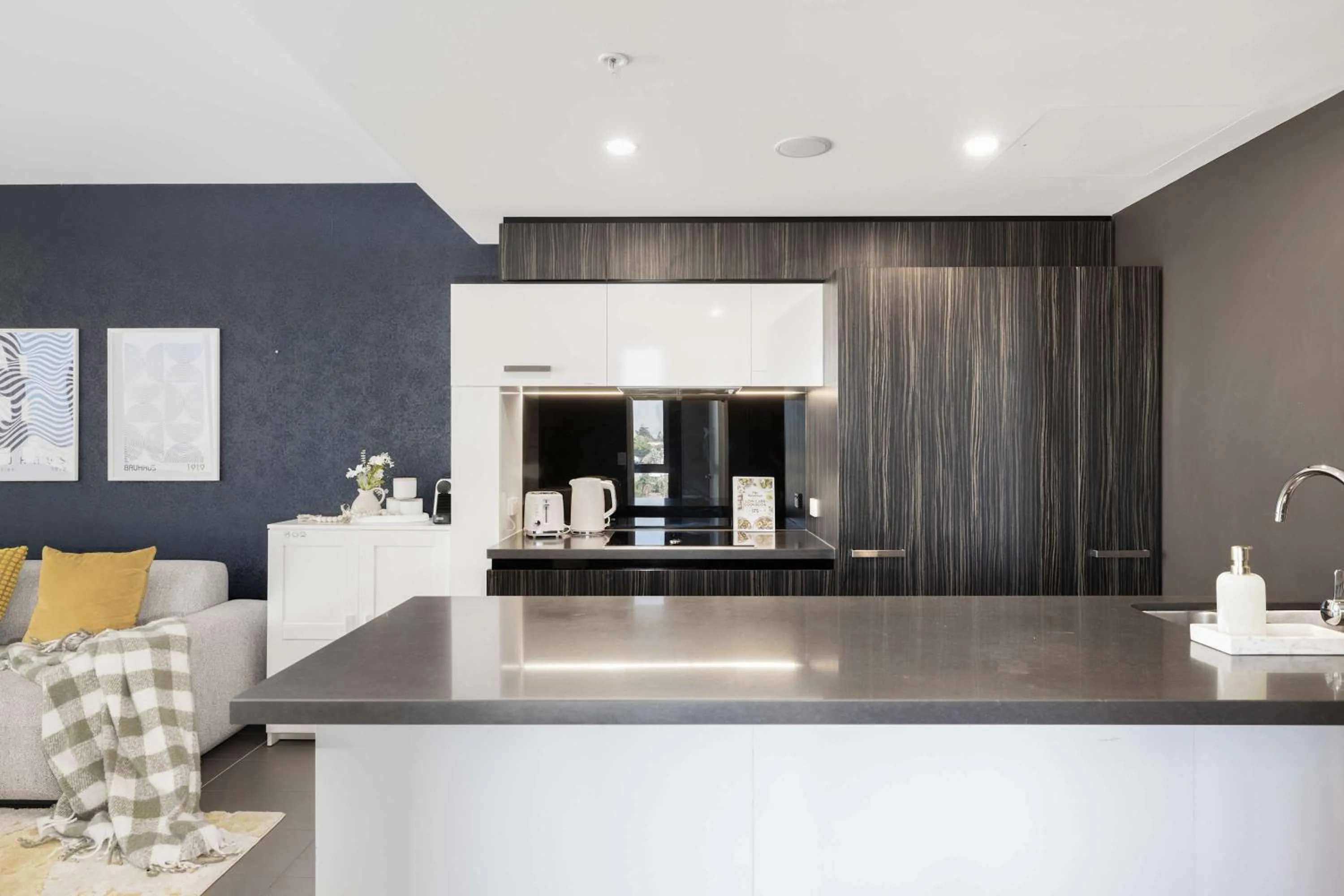 Elegant 2BR Haven in the Trendy Fortitude Valley
