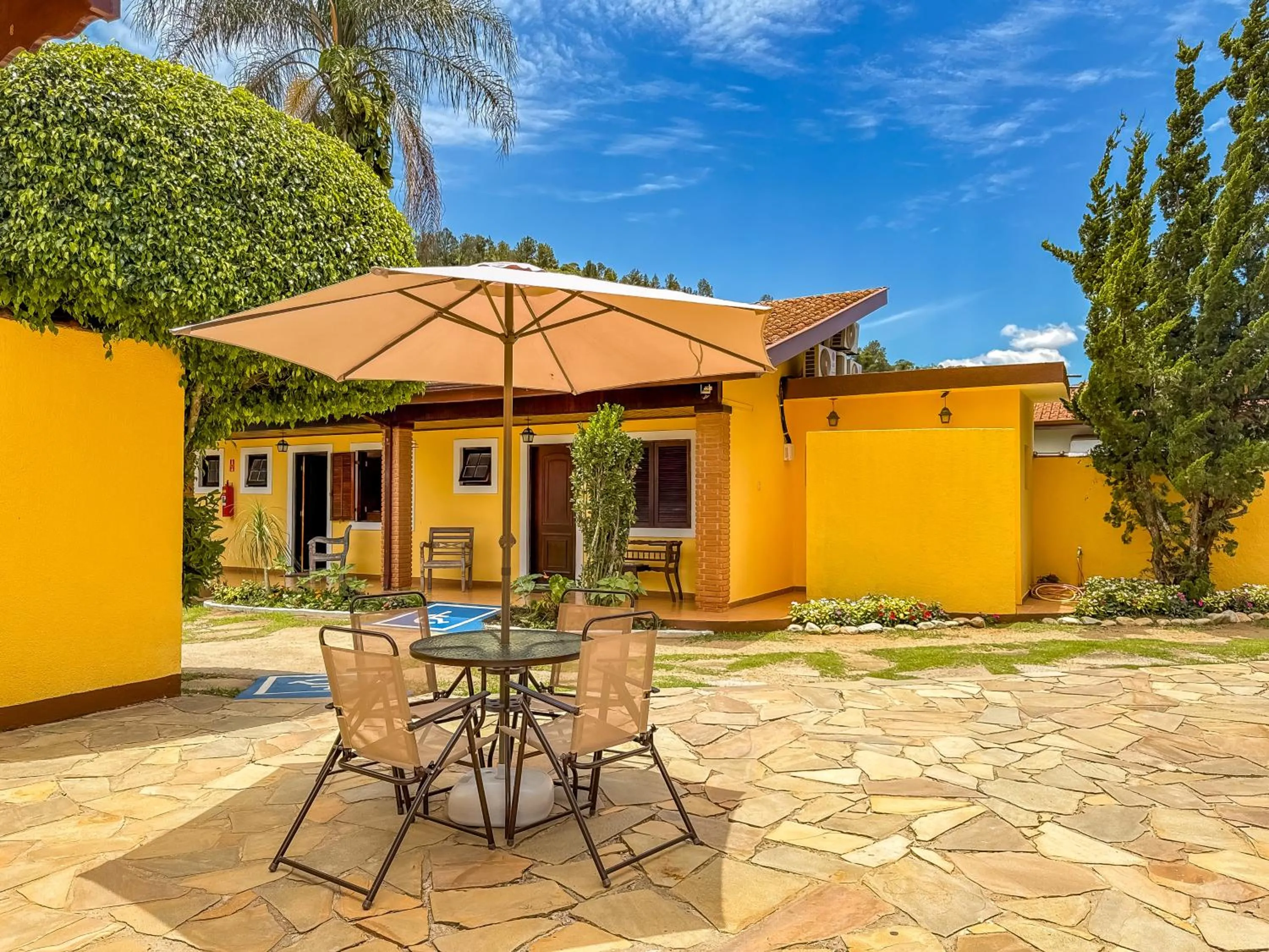Pousada Flor de Ipe
