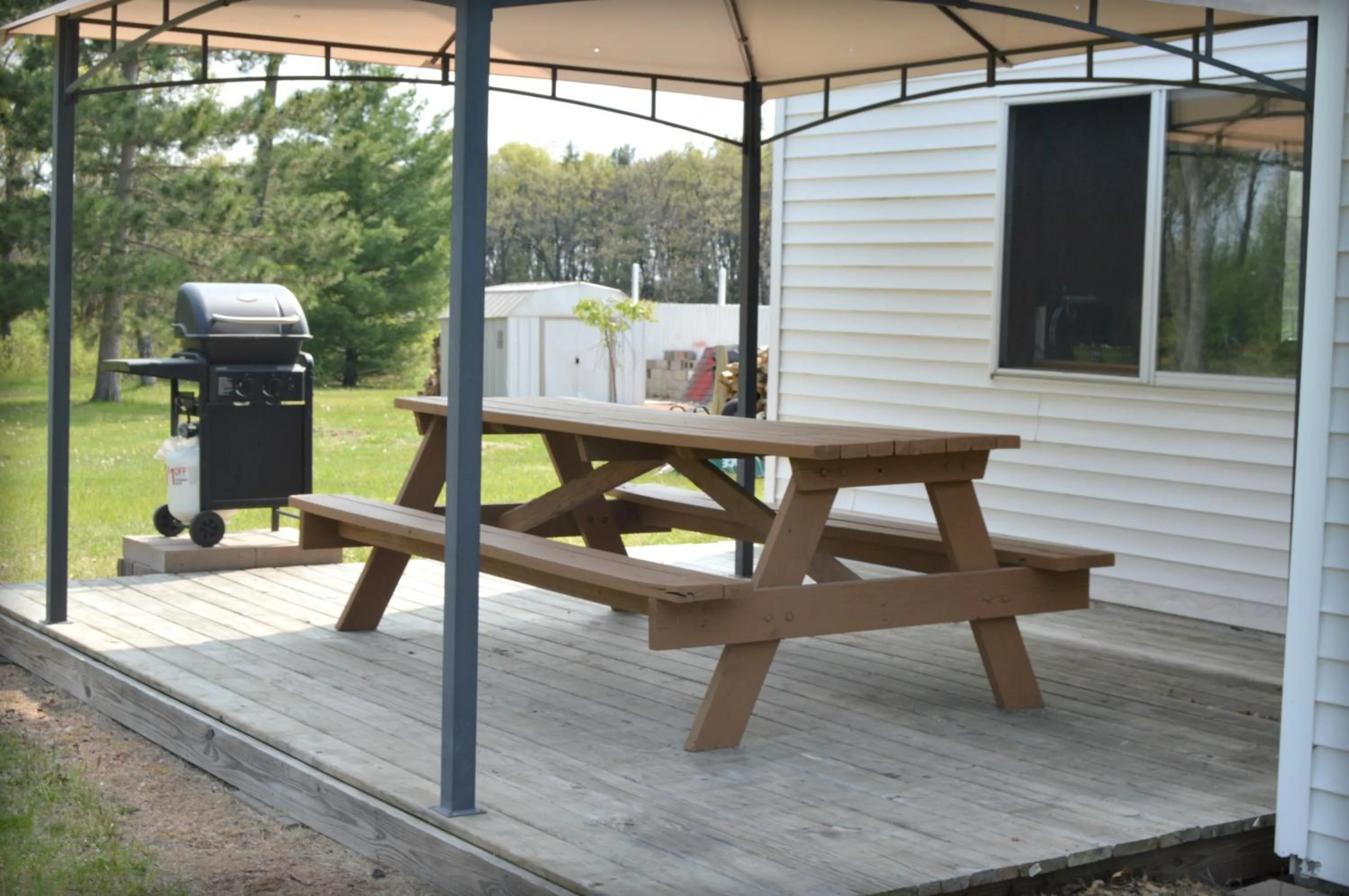 BBQ facilities in Adams Inn and Suites